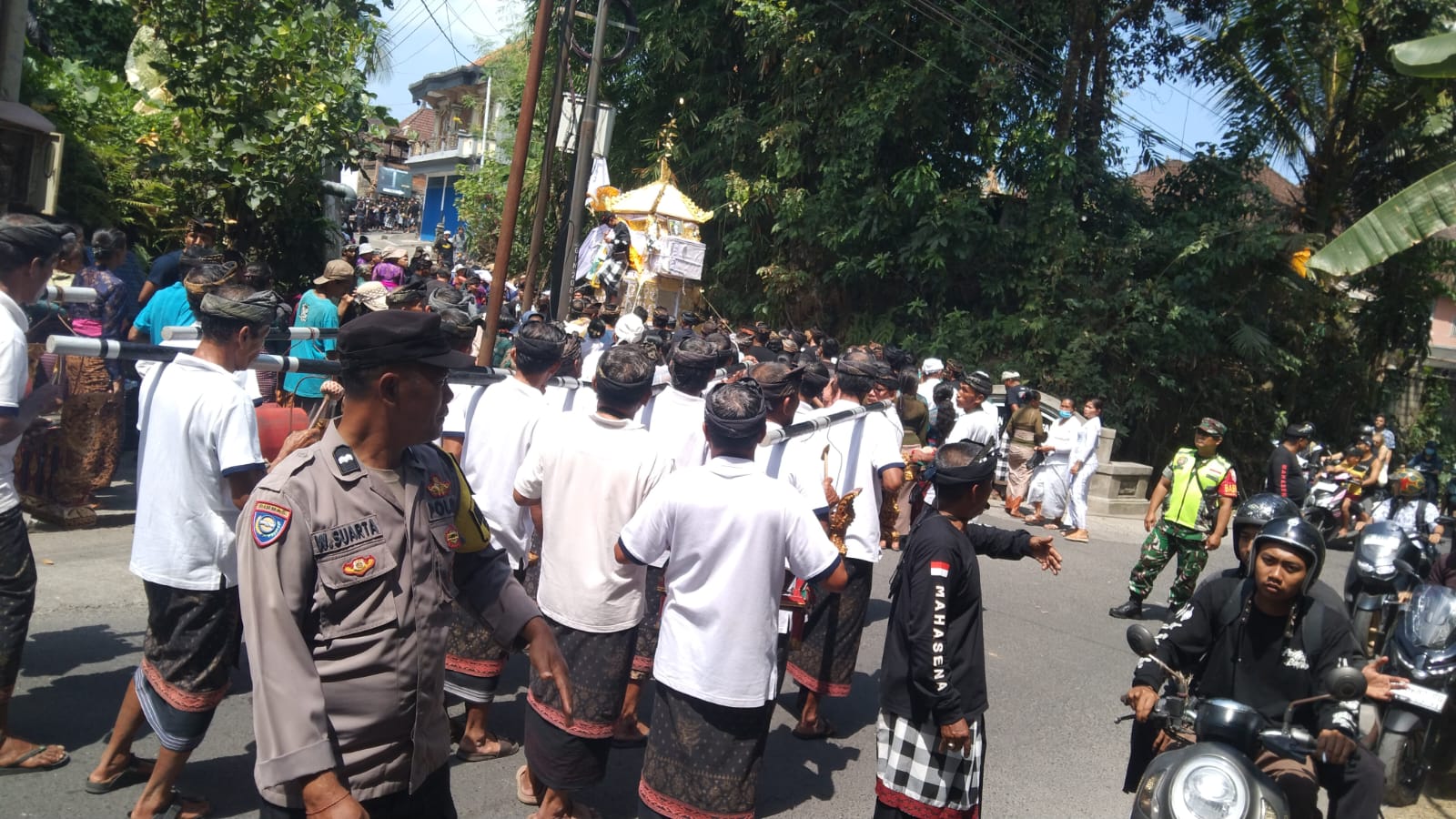 BABINSA DESA LAKSANAKAN PEMANTAUAN DAN PENGAMANAN