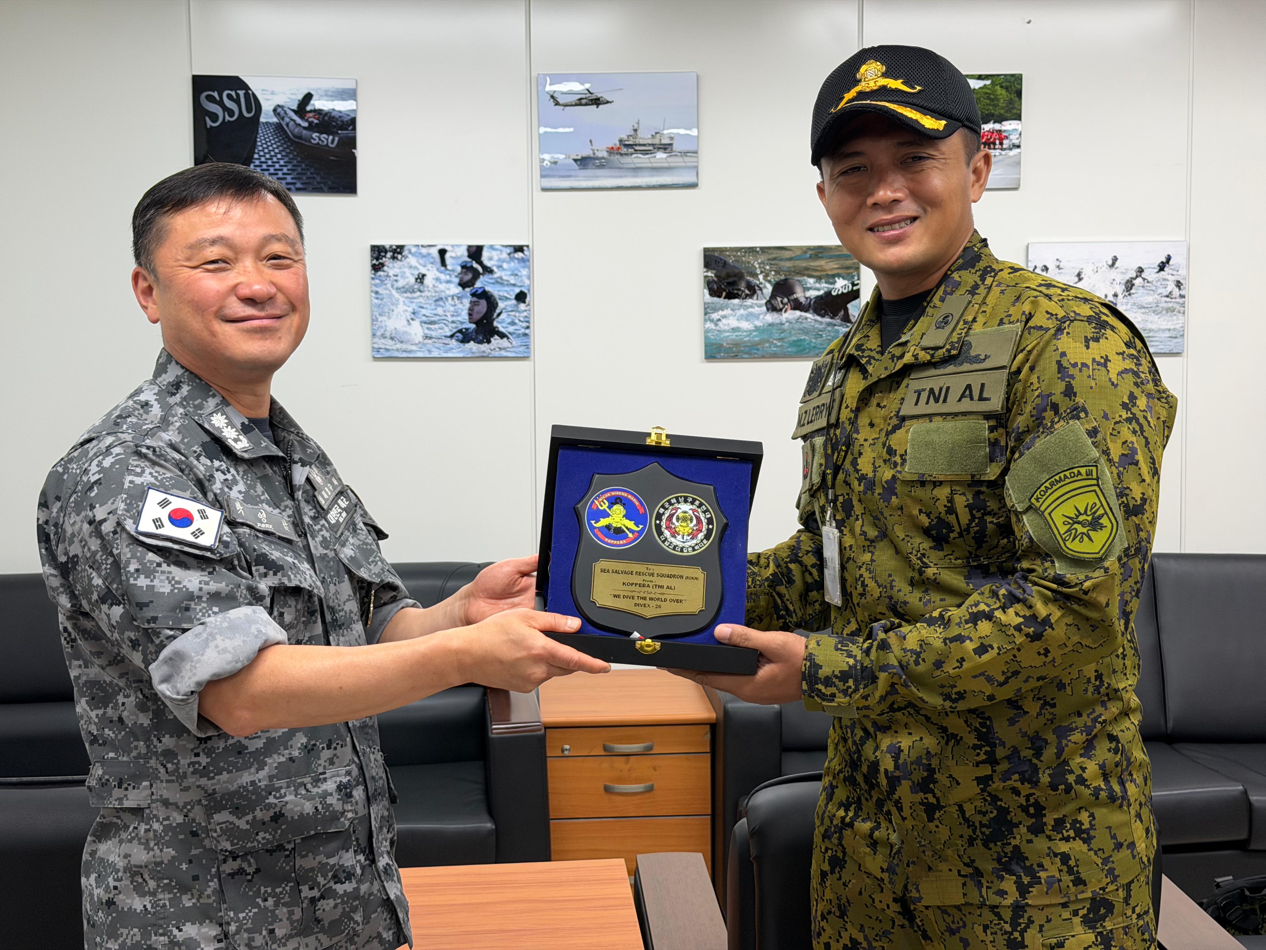 TNI AL BERSAMA REPUBLIK OF KOREA NAVY