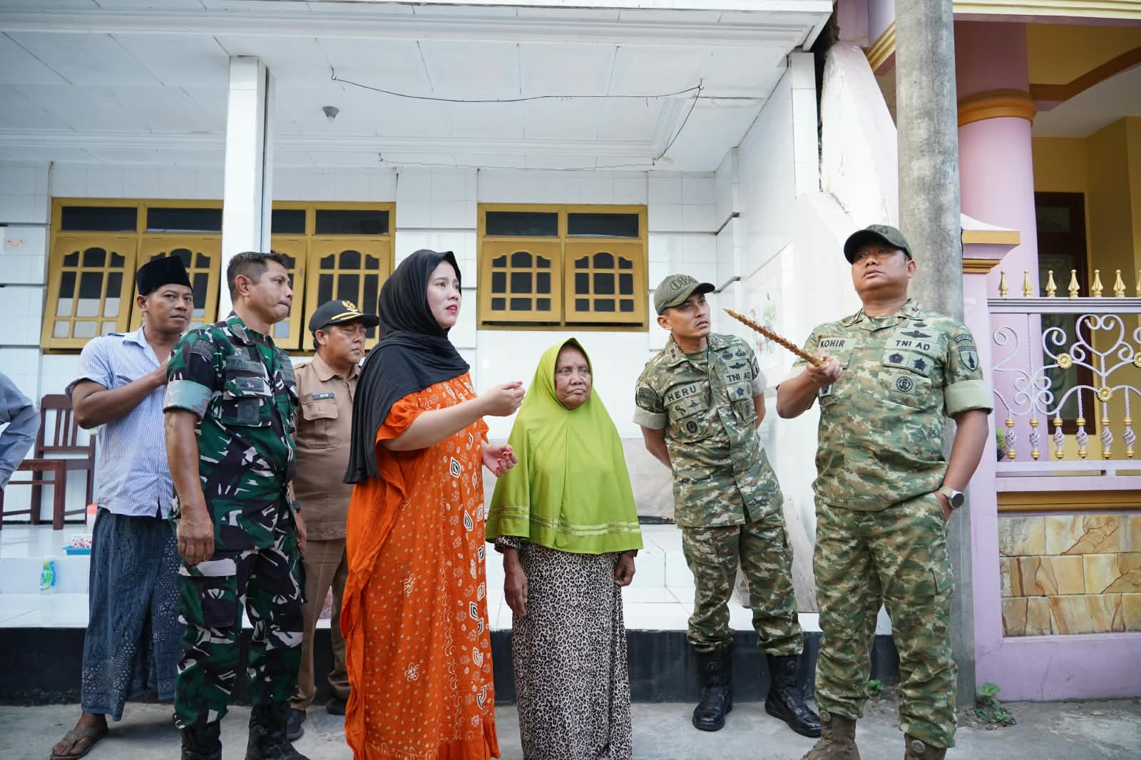Danrem Bhaskara Jaya Tinjau Bakti TNI AD