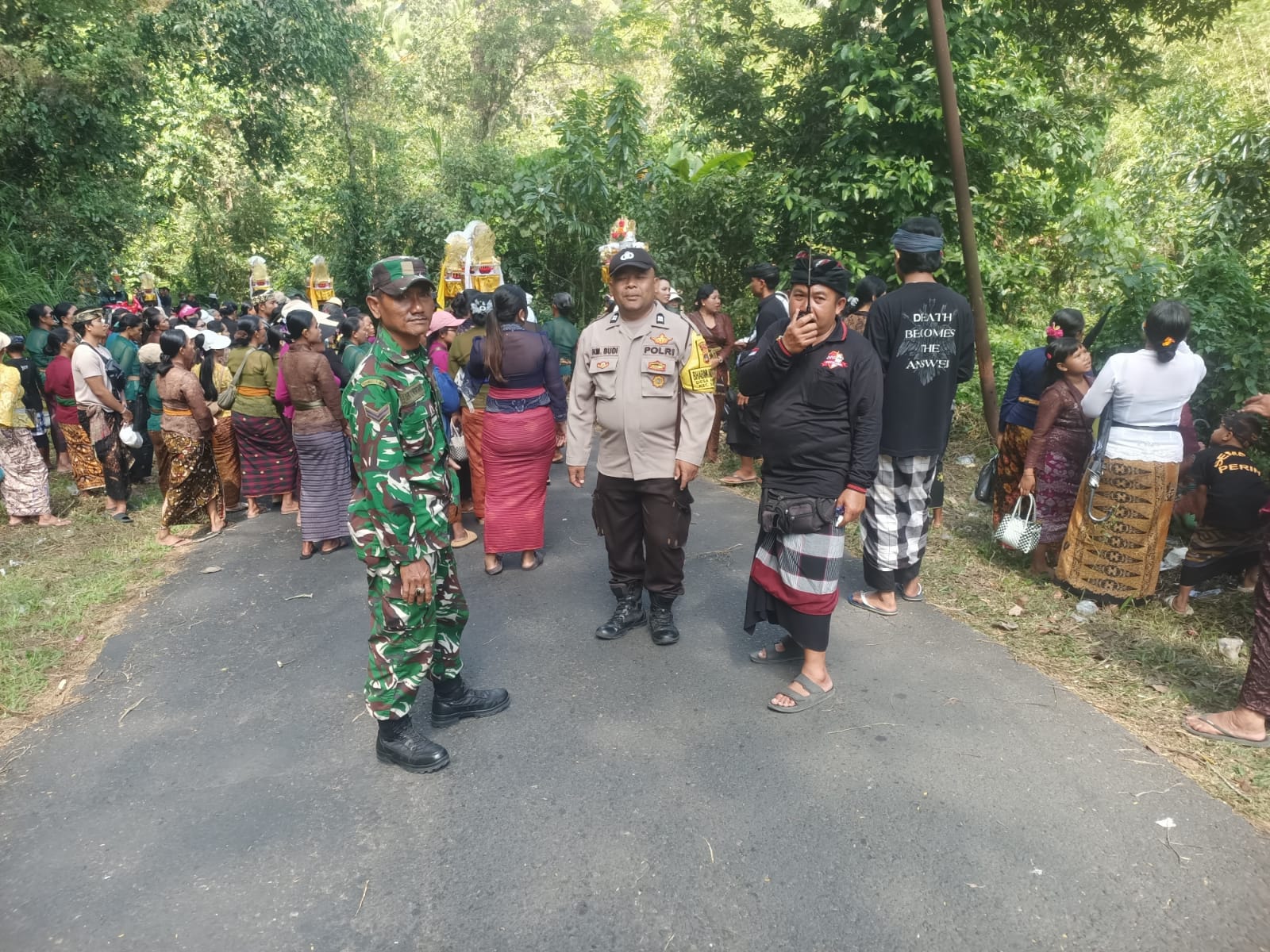 BABINSA DESA ABUAN LAKSANAKAN PEMANTAUAN DAN PENGAMANAN