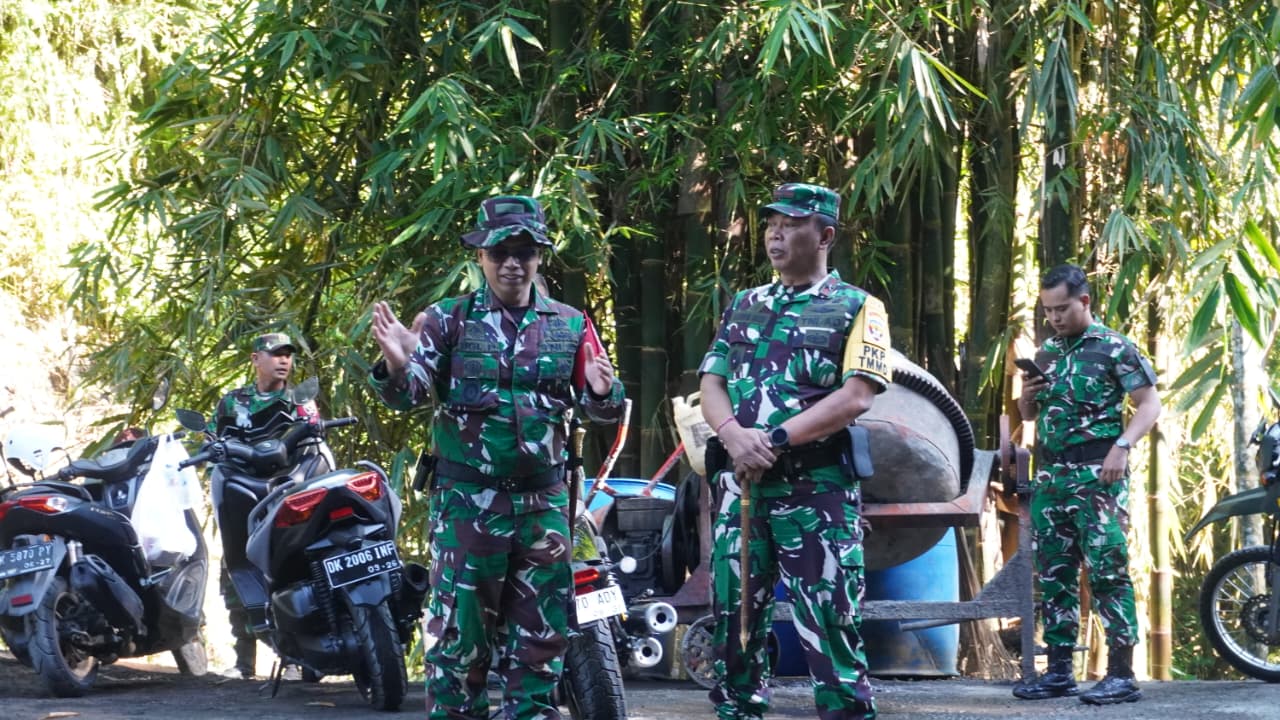 Ditinjau Danrem 163/Wira Satya