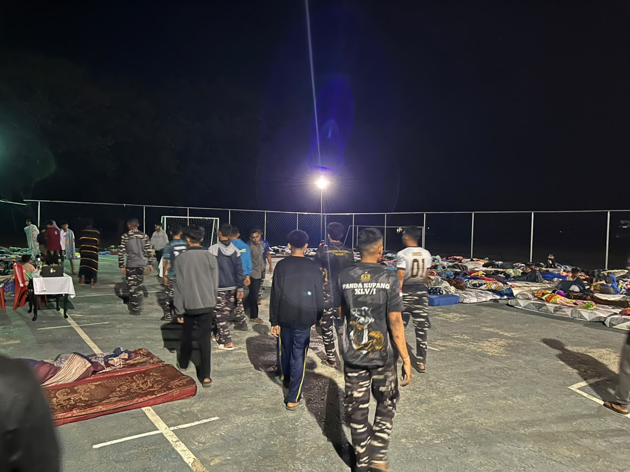 GERAK CEPAT TNI AL DIRIKAN TENDA