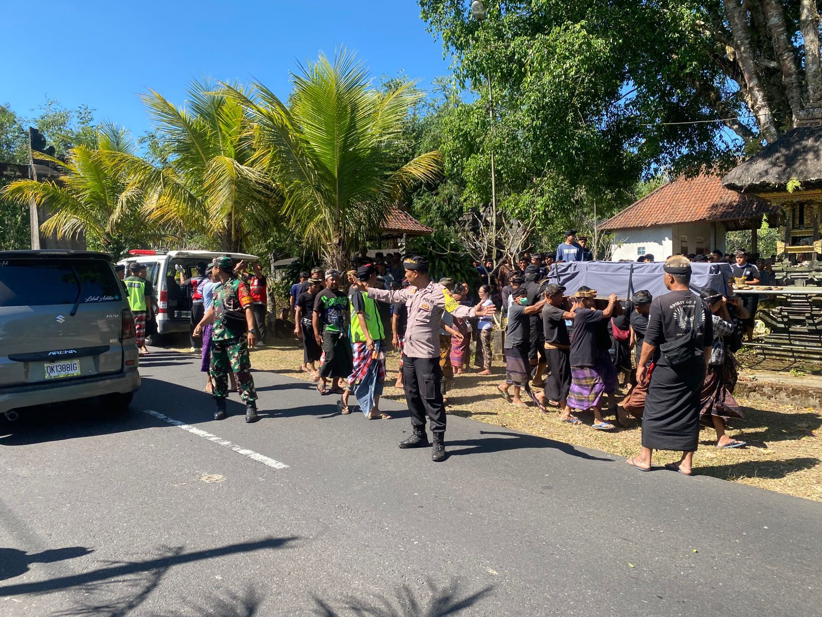 Babinsa Lakukan Pengamanan