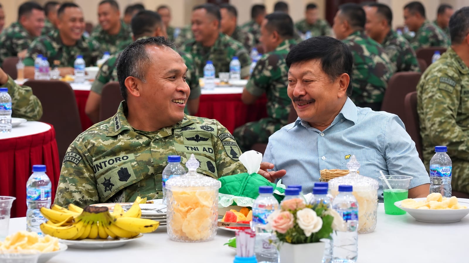 Danrem Untoro Makan Bersama
