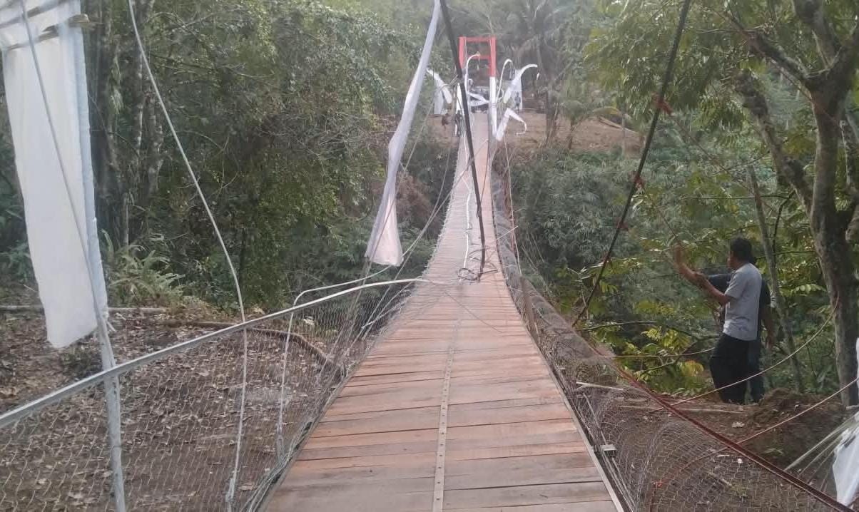 Jembatan Pongpet Miring