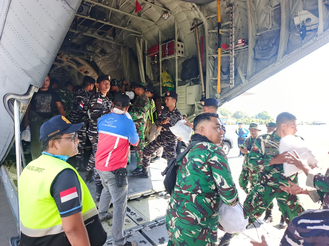 TNI AL SIAP SALURKAN RIBUAN PAKET
