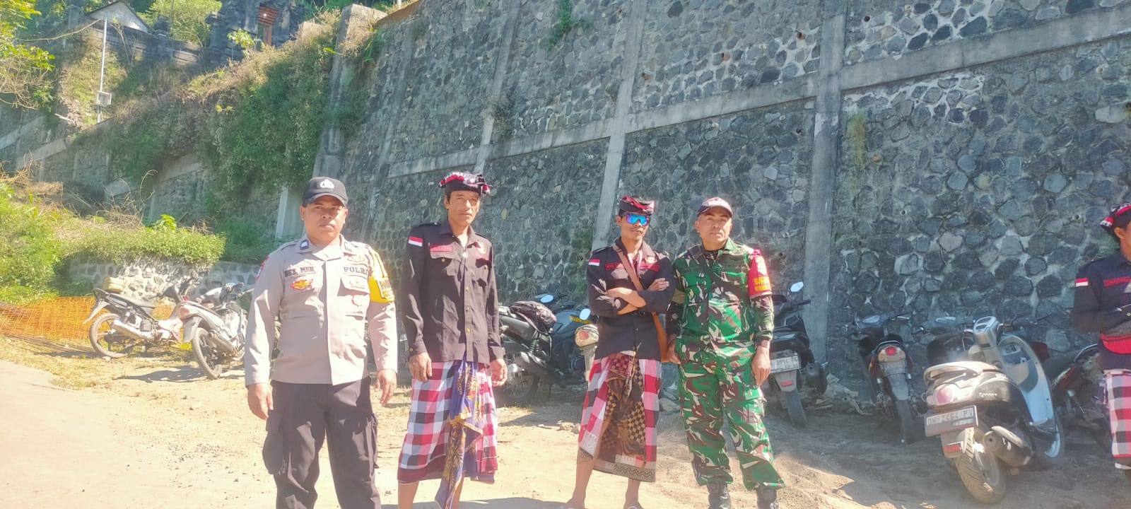Babinsa Desa Belandingan Laksanakan Pengamanan
