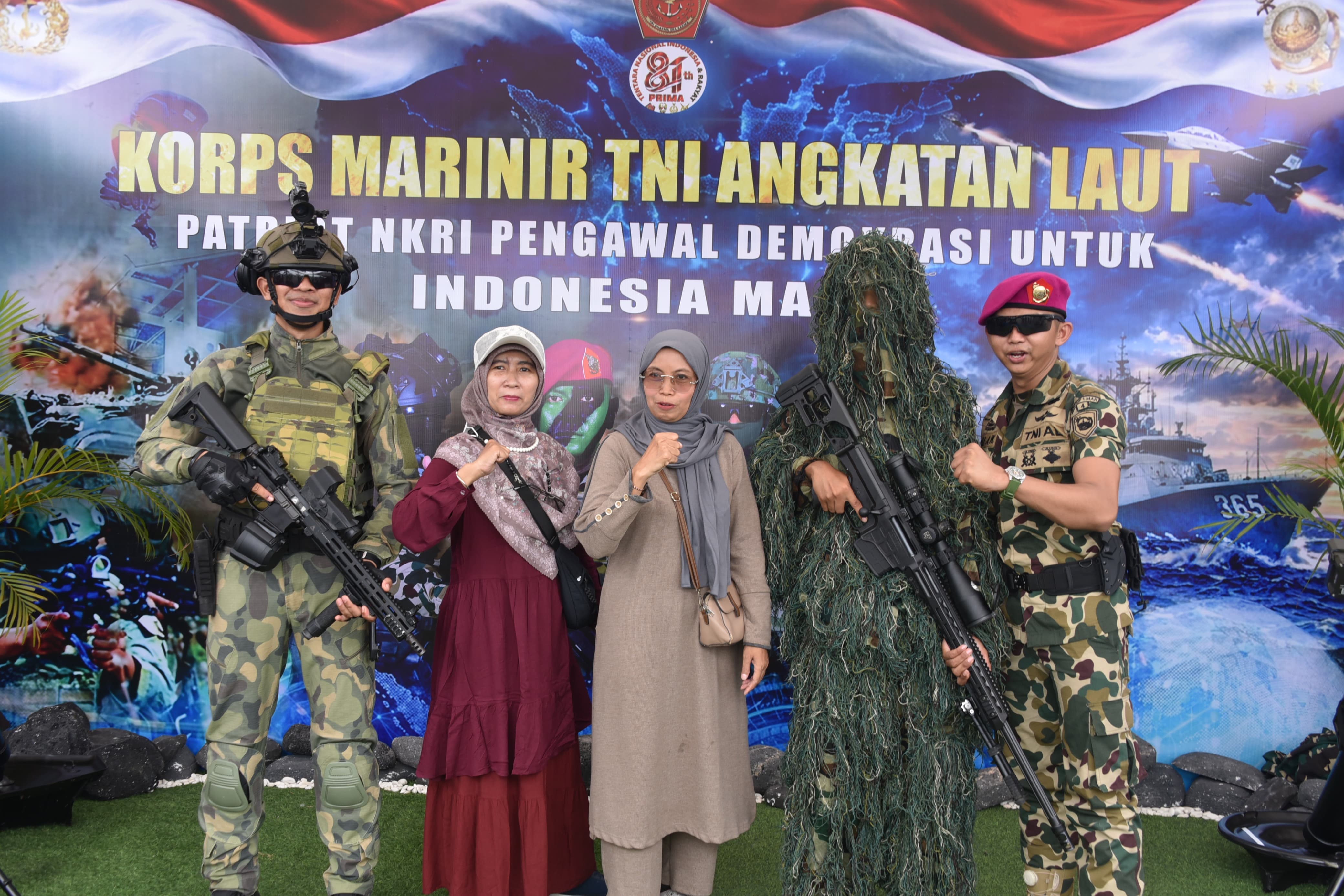 ANTUSIASME MASYARAKAT PADATI NAVY FAIR