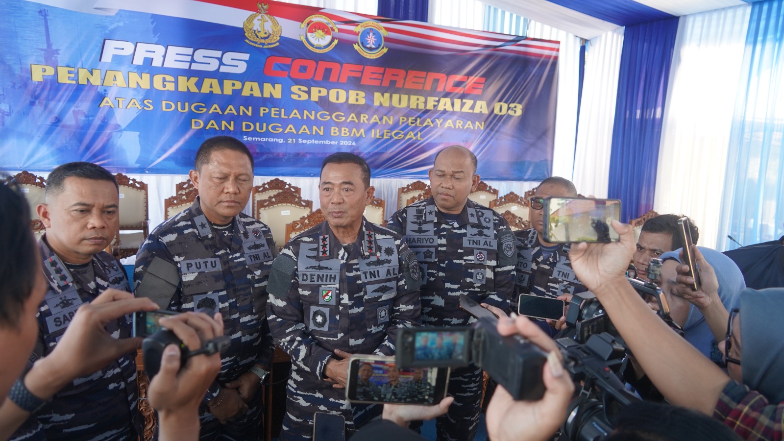 TNI AL UNGKAP DUGAAN PENGANGKUTAN BBM ILEGAL