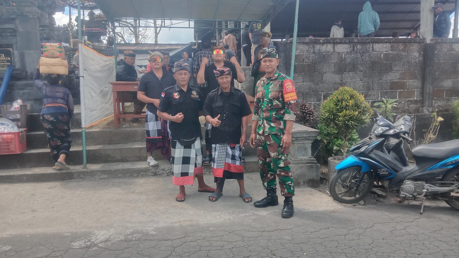 Babinsa Bonyoh Amankan Upacara