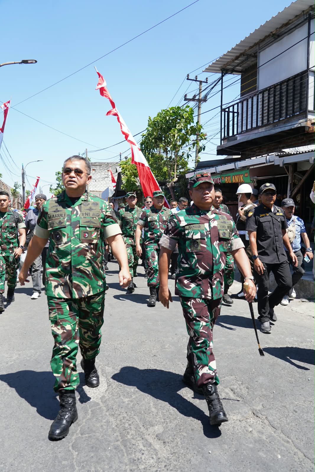 Danrem Bhaskara Jaya Dampingi Kasad Tinjau Jembatan