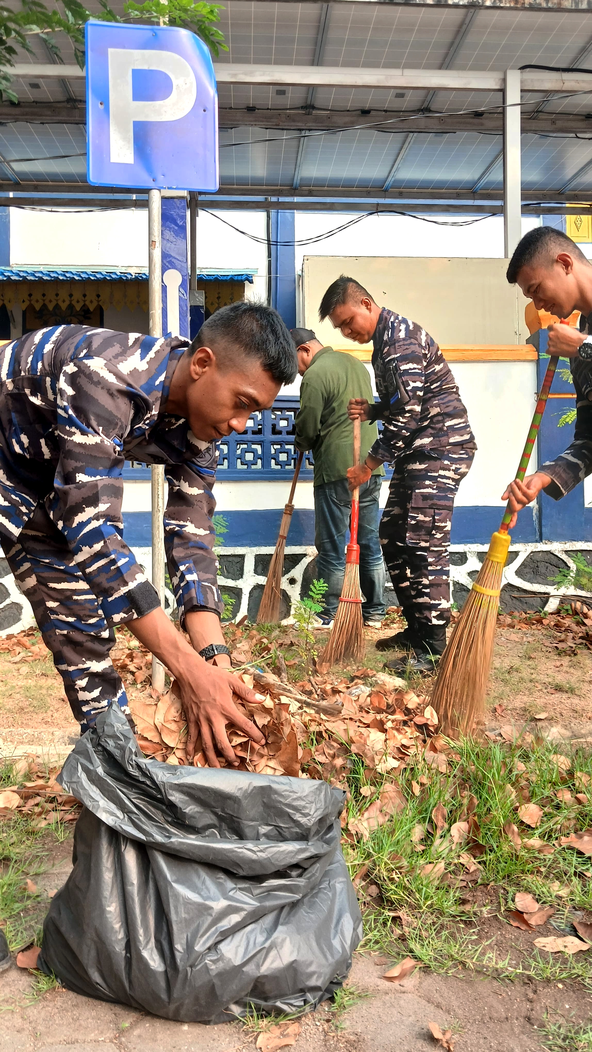 PRAJURIT KOARMADA I KOLABORASI GOTONG ROYON