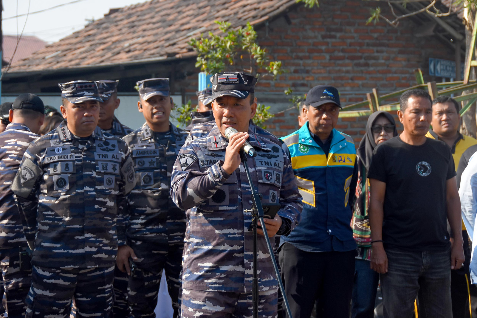 Brigif 2 Marinir Hadiri Program