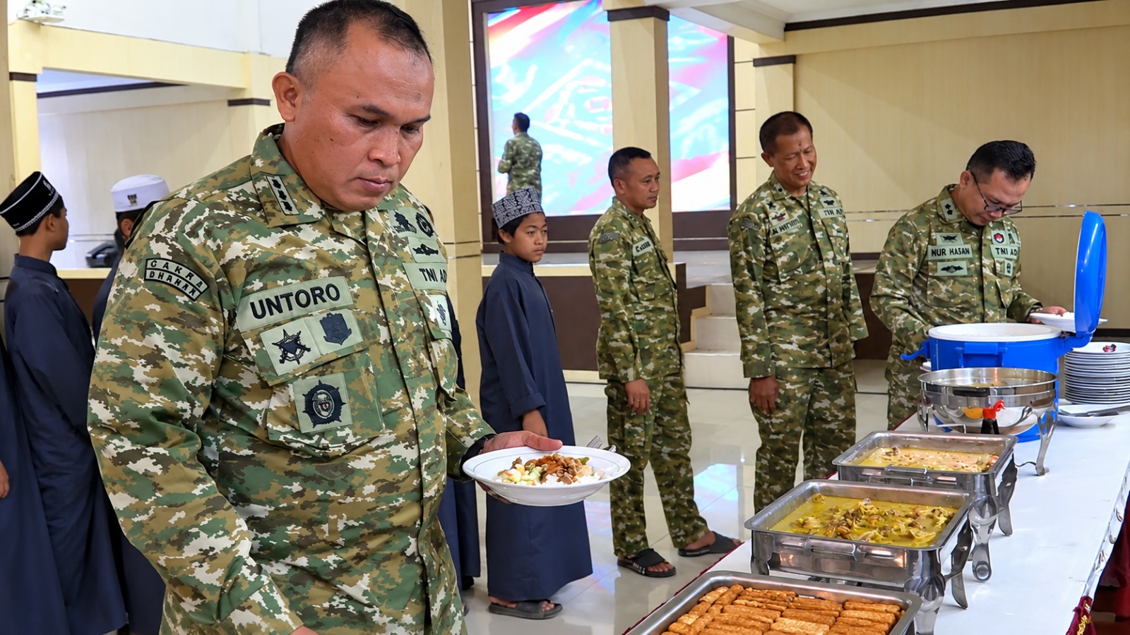 Korem 081/DSJ Berbagi Kebahagiaan