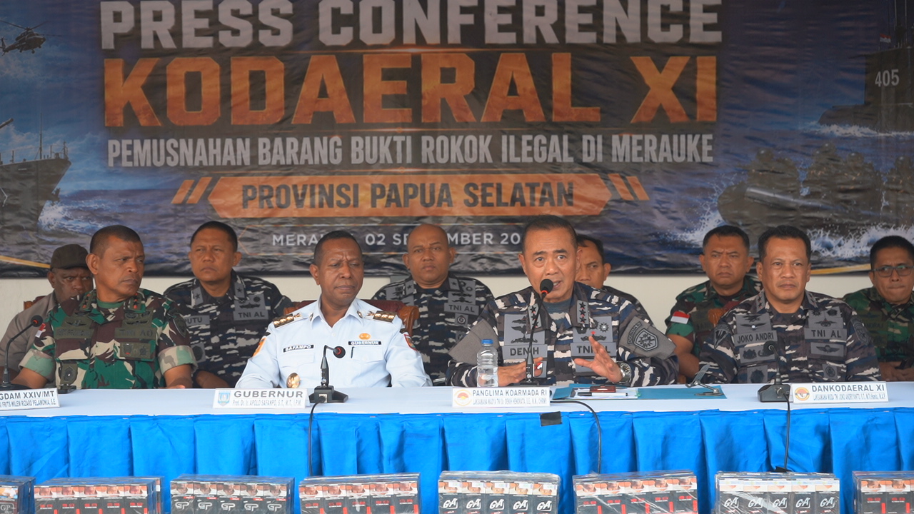 TNI AL MUSNAHKAN 1,4 JUTA BATANG ROKOK ILEGAL