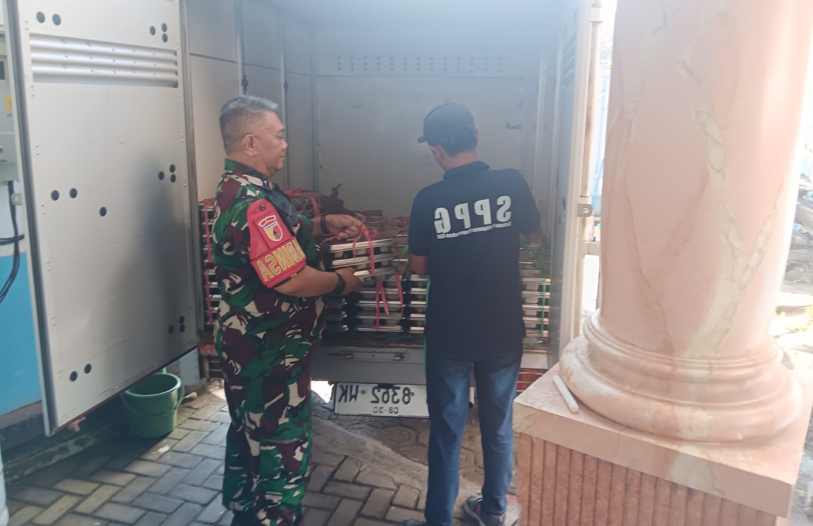 Babinsa Koramil 0815/01 Pralon Dampingi Operasional
