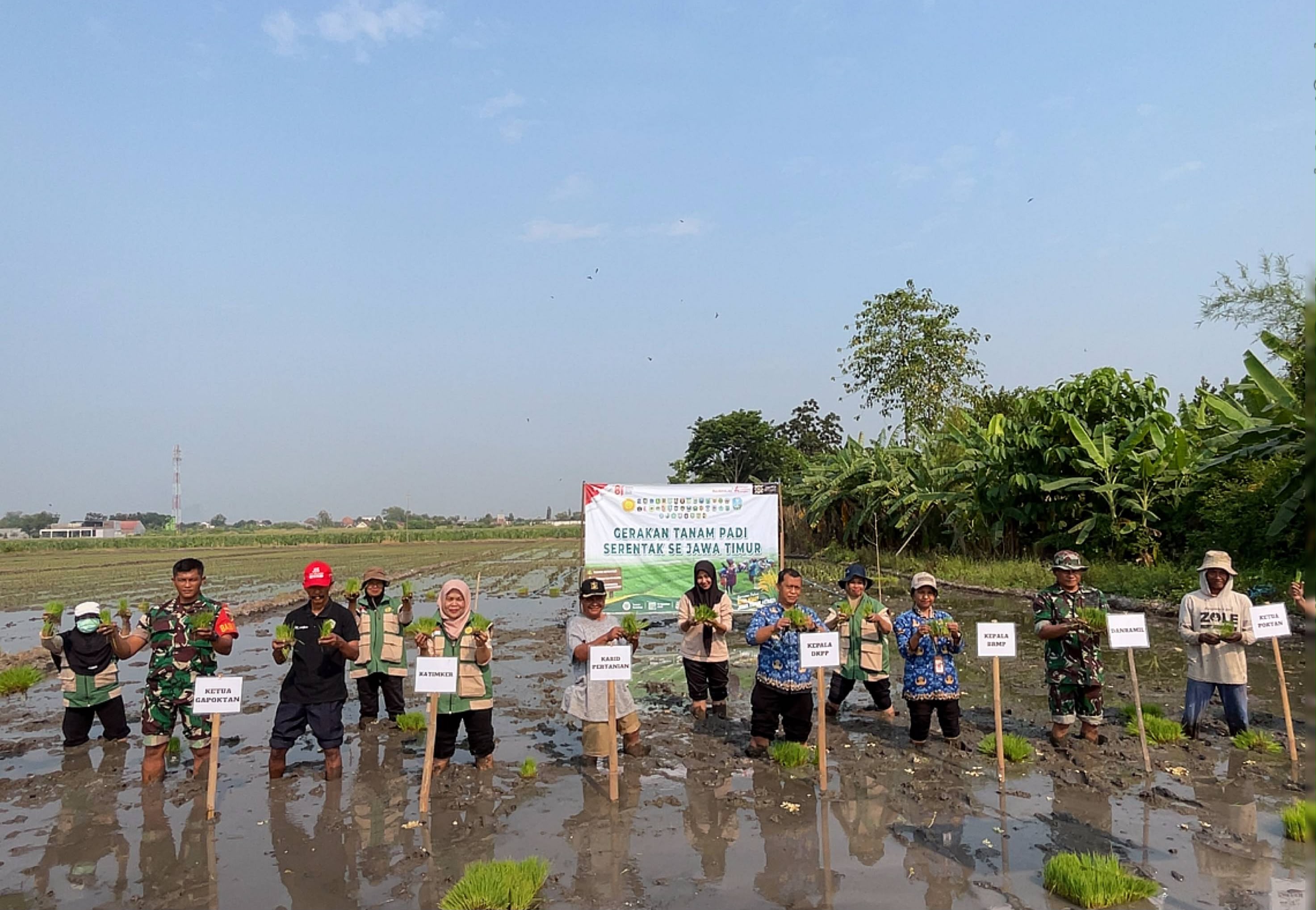 Koramil 0815/01 Pralon Bersama Petani