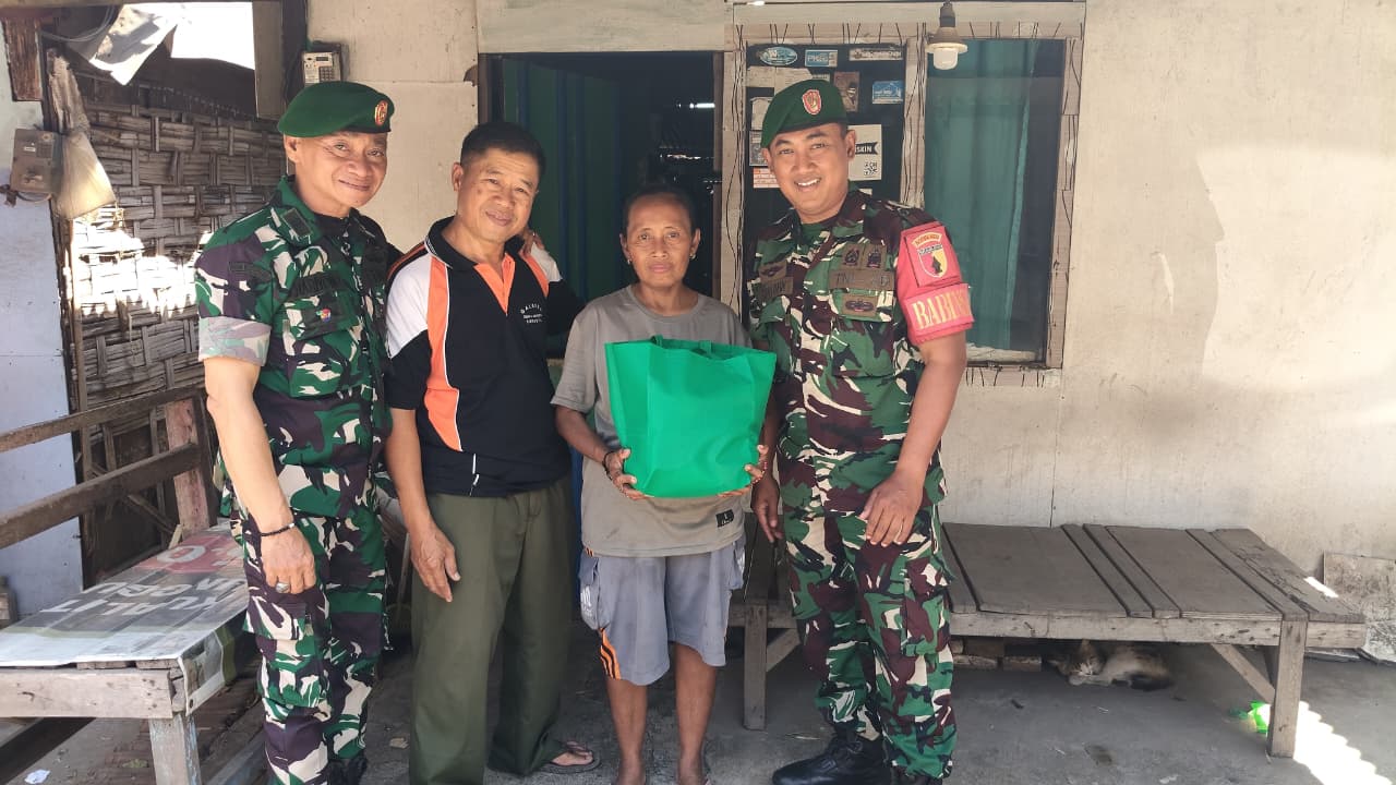 Danposramil Bersama Babinsa Sambangi Warga