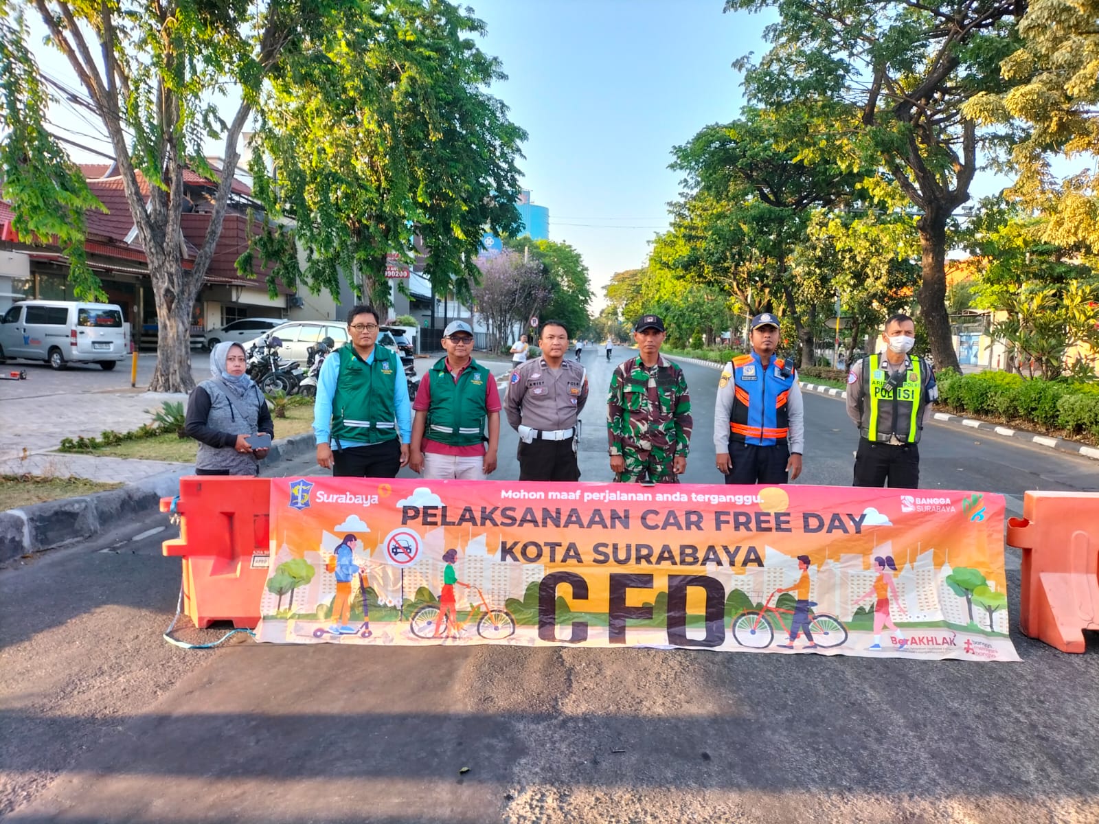 Babinsa Koramil Sukolilo Kawal Car Free Day