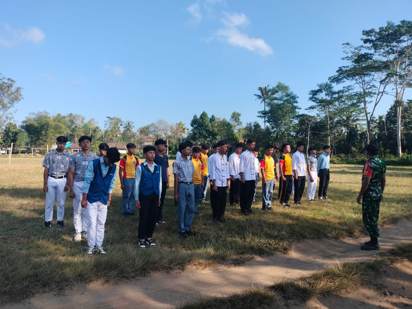 BABINSA CEMPAGA BERIKAN PELATIHAN