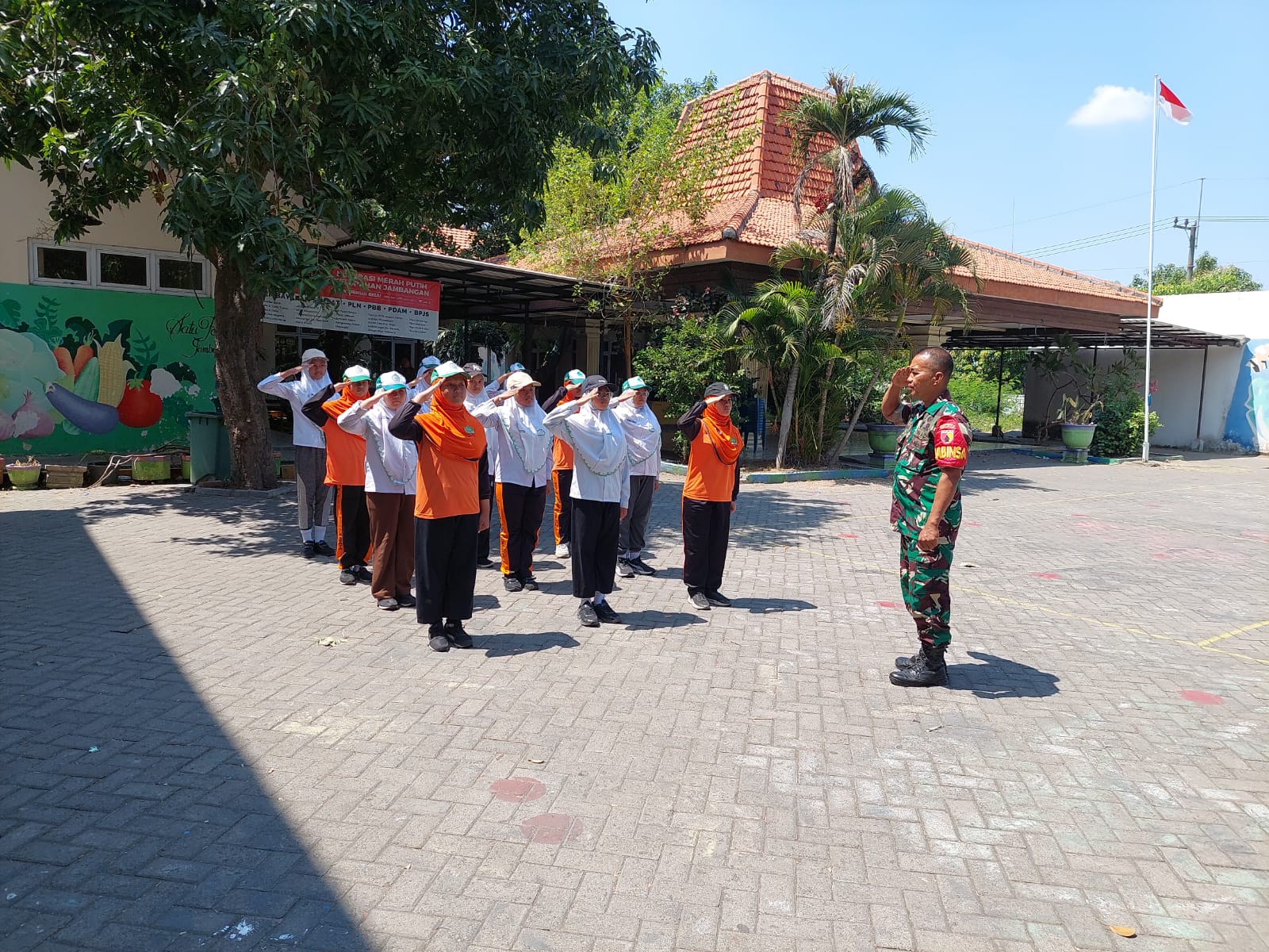 Babinsa Jambangan Latih PBB
