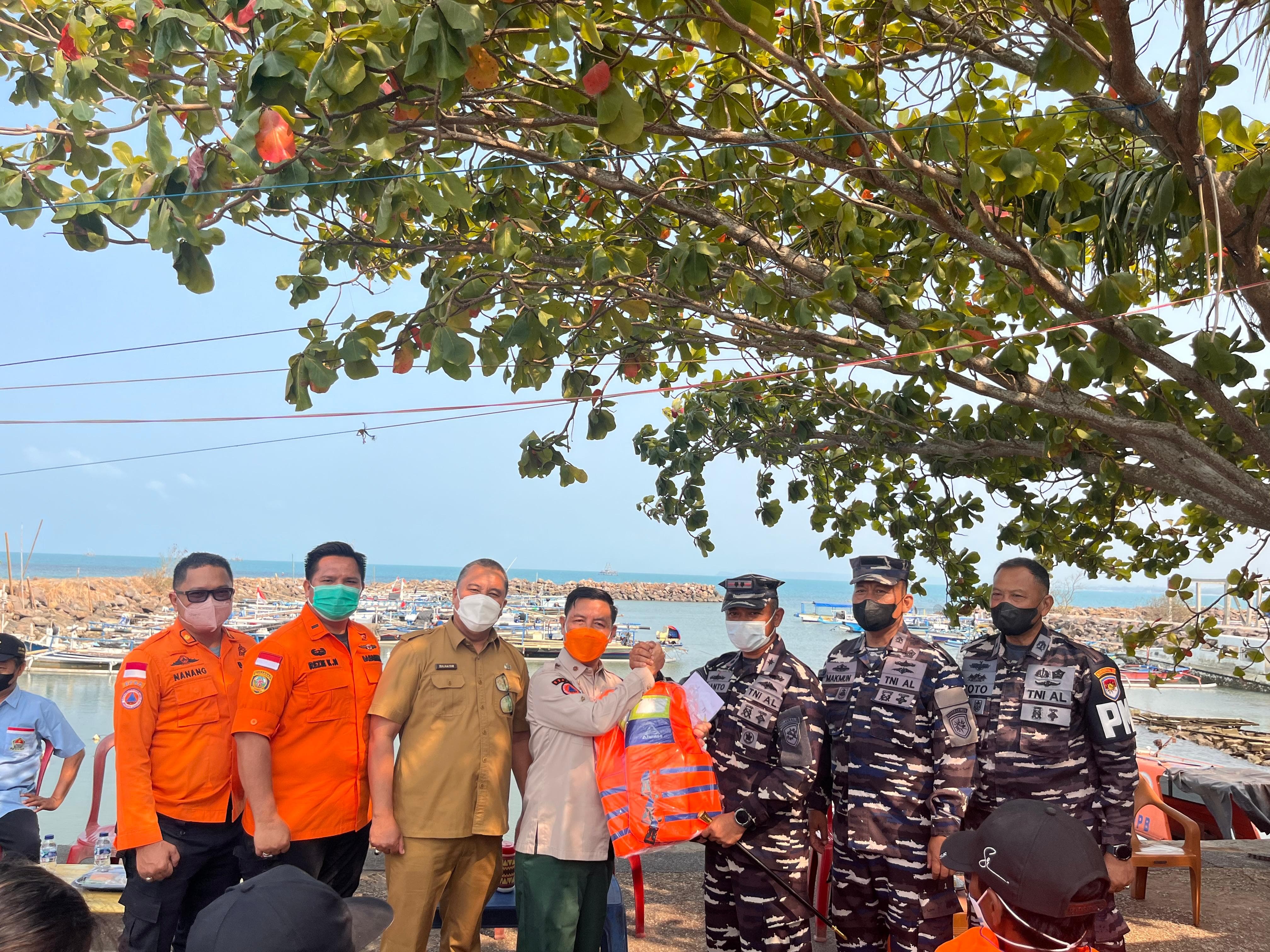 TNI AL SIAGAKAN UNSUR KRI DAN PERSONEL