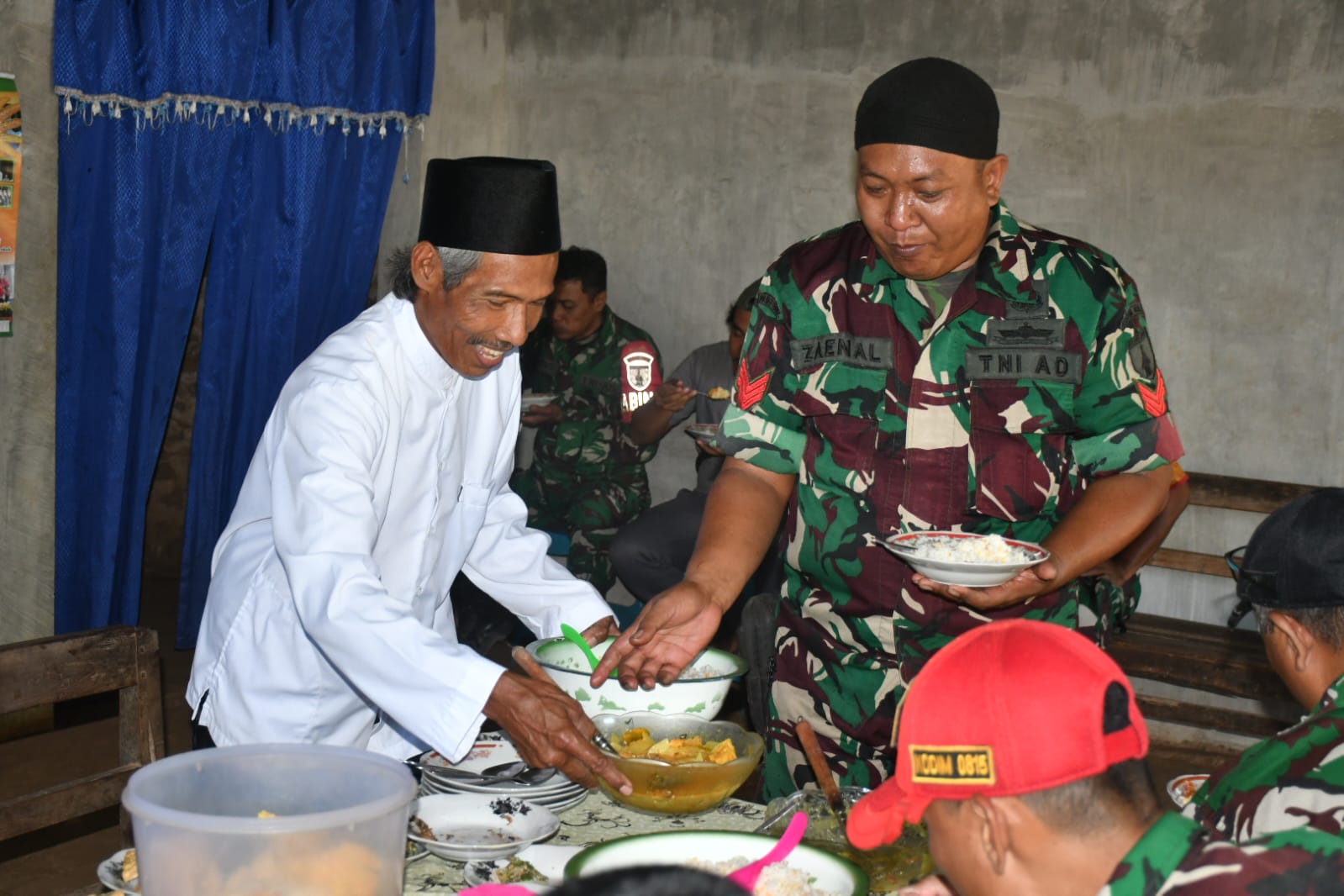 Dari Tangan Prajurit Mengalir Air Bersih Dari Rumah Warga