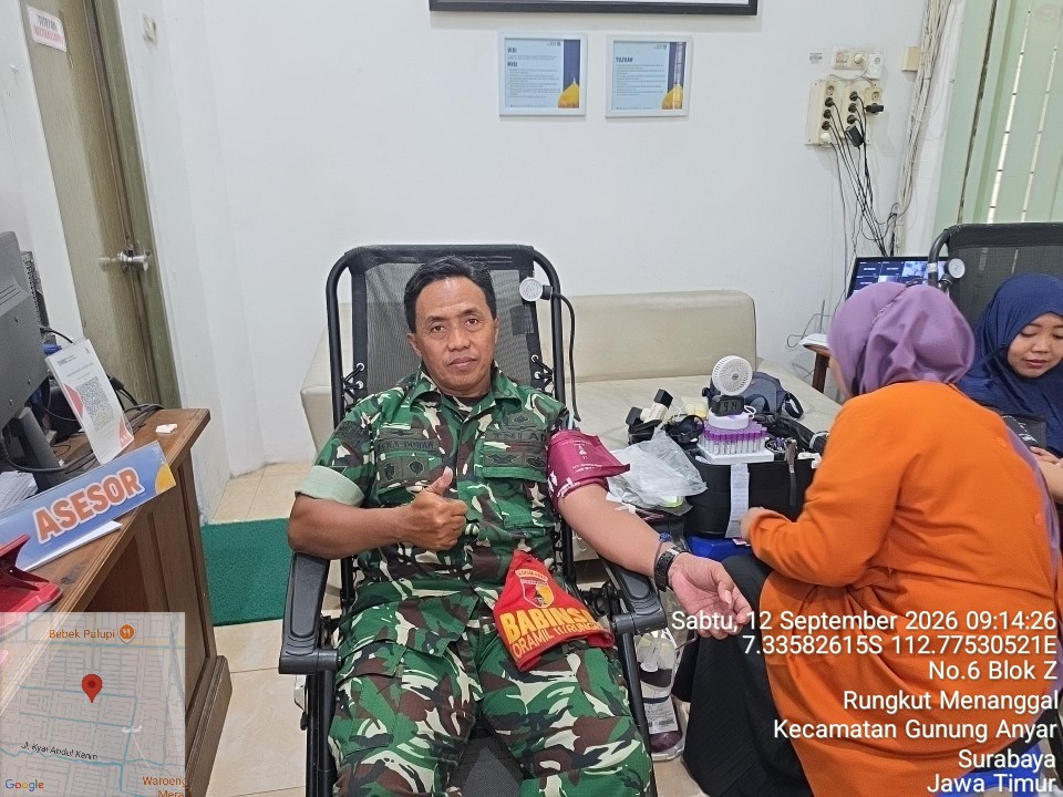 Babinsa Rungkut Lakukan Donor Darah