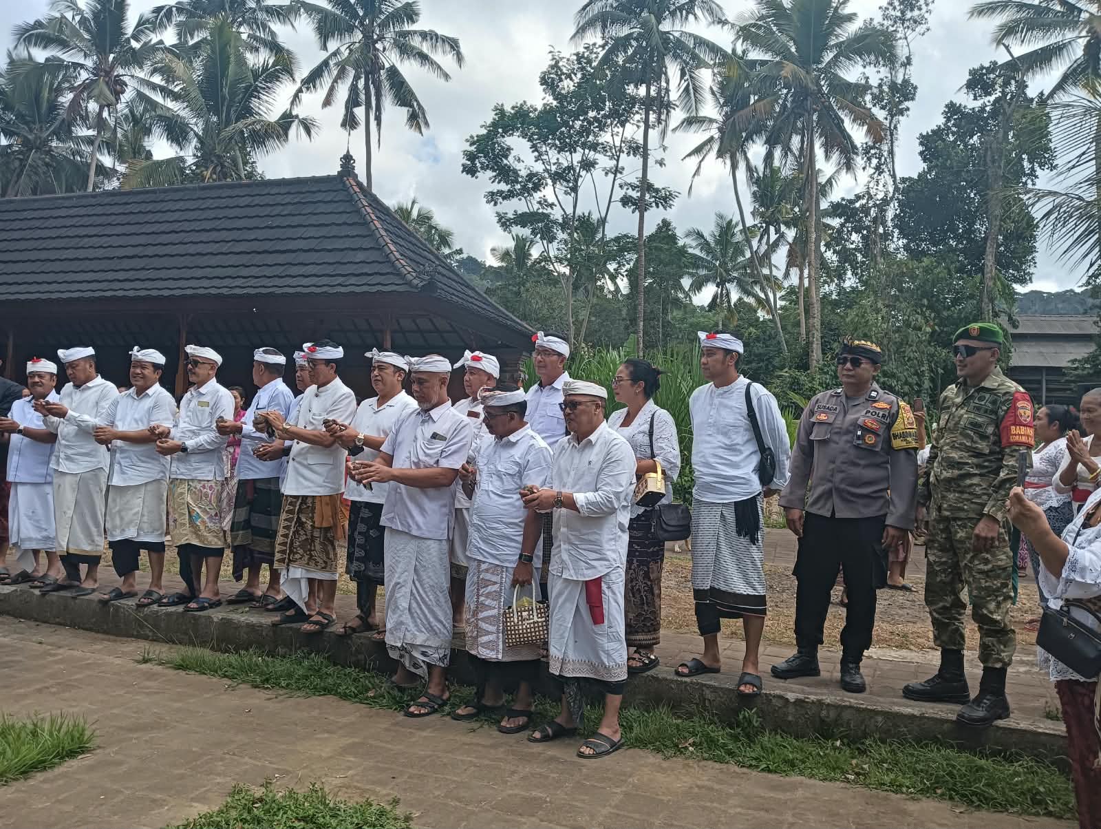 Babinsa Cempaga Pantau Pelepasan
