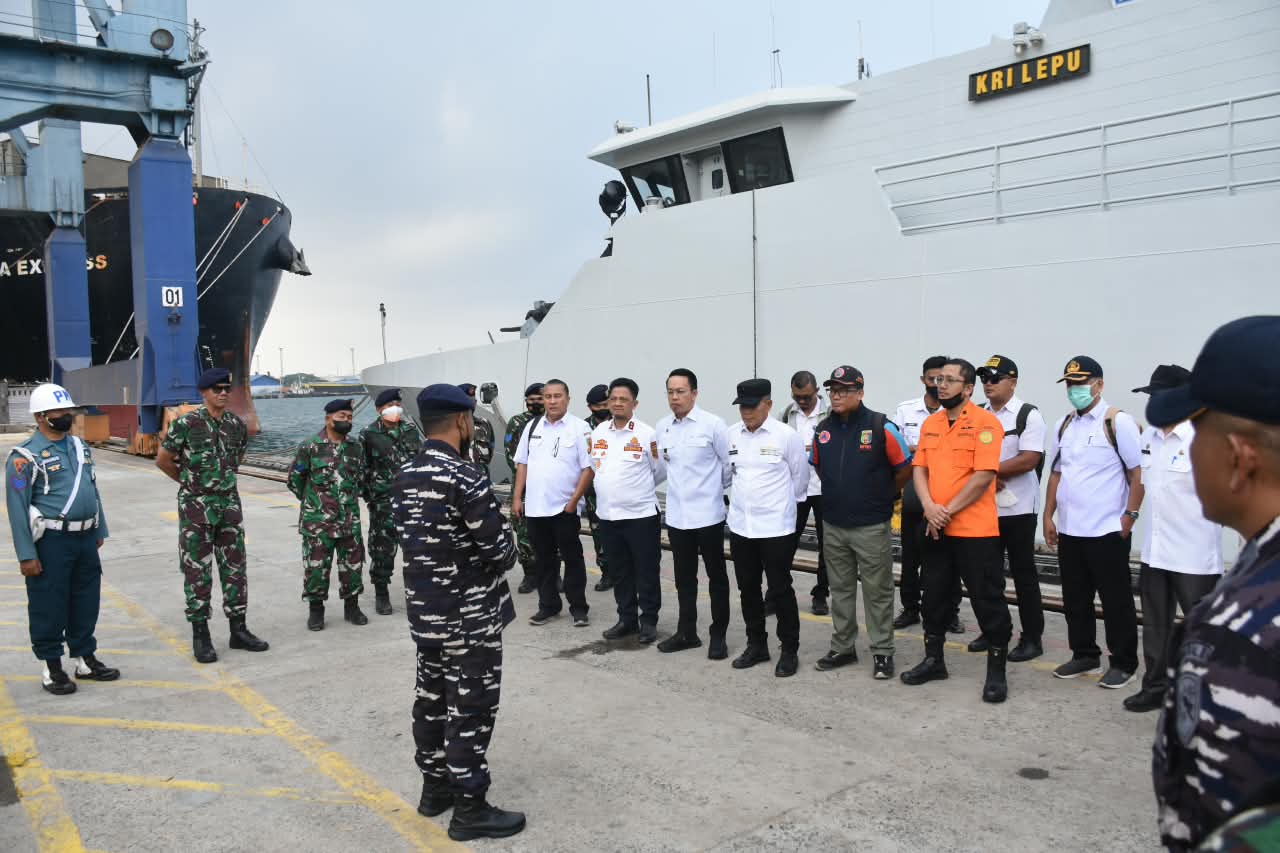 TNI AL KERAHKAN UNSUR KAPAL PERANG