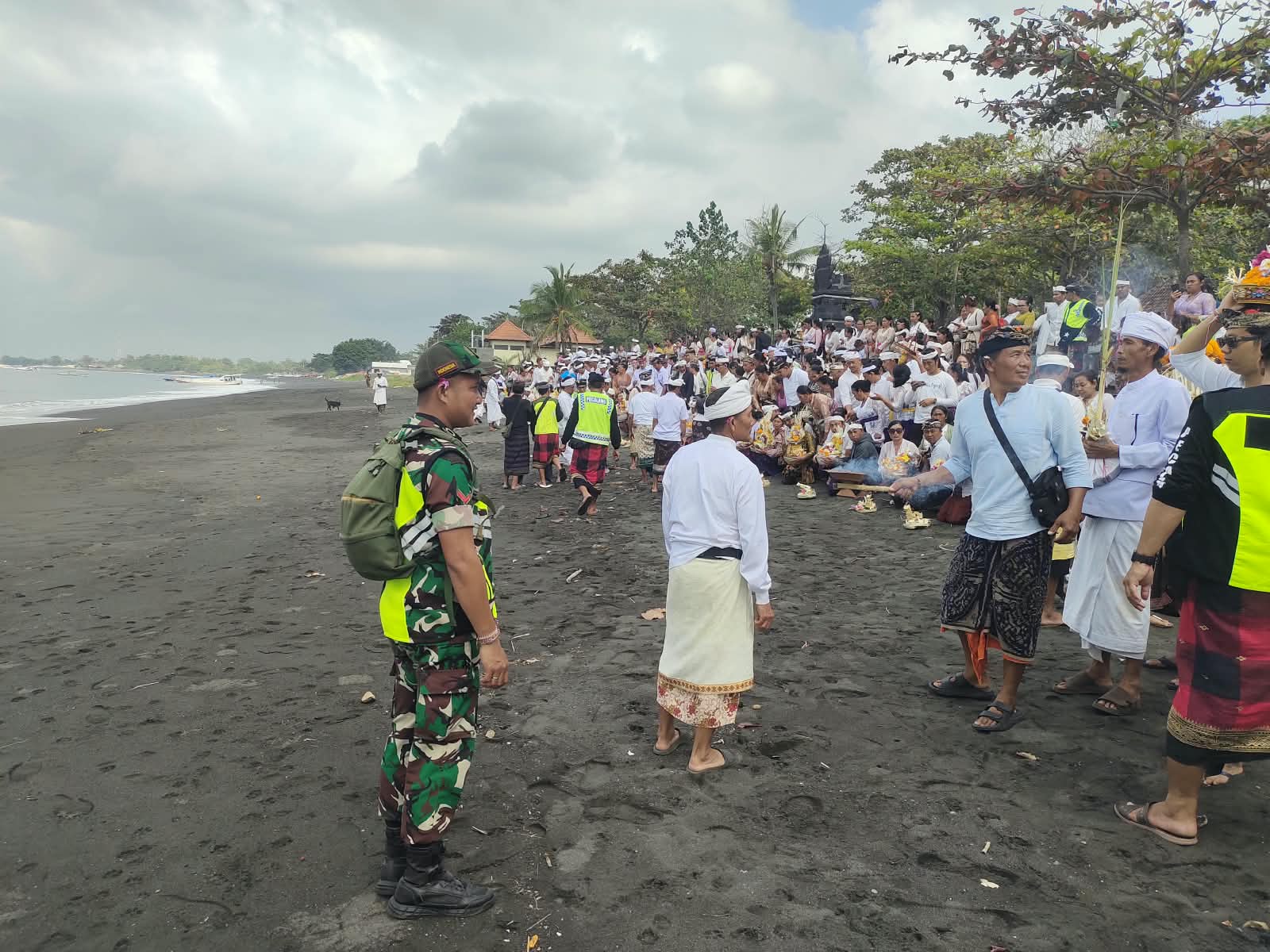 Babinsa Pengiangan Kawal Meajar-ajar