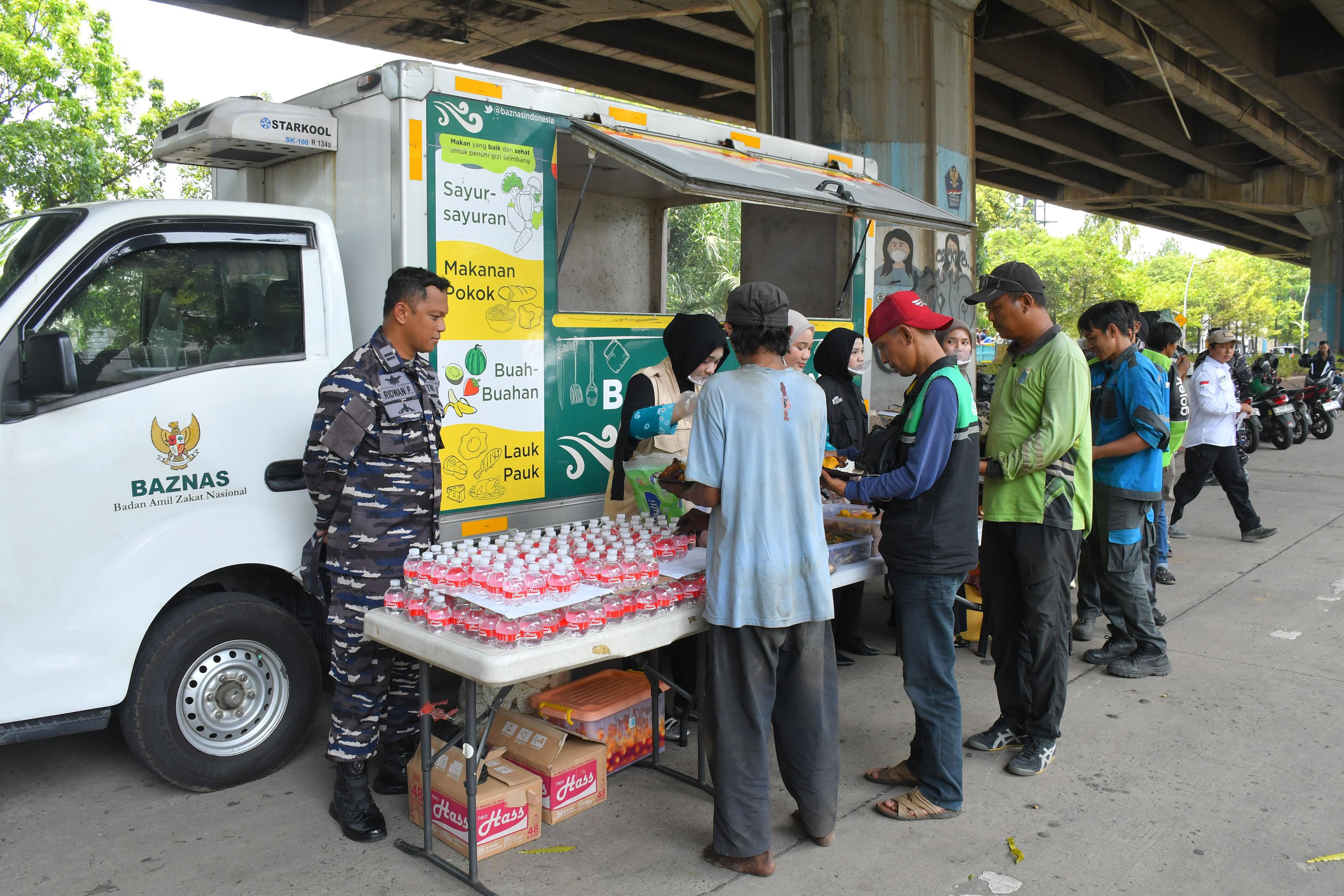 KODAERAL III DAN BAZNAS HADIRKAN MAKAN GRATIS