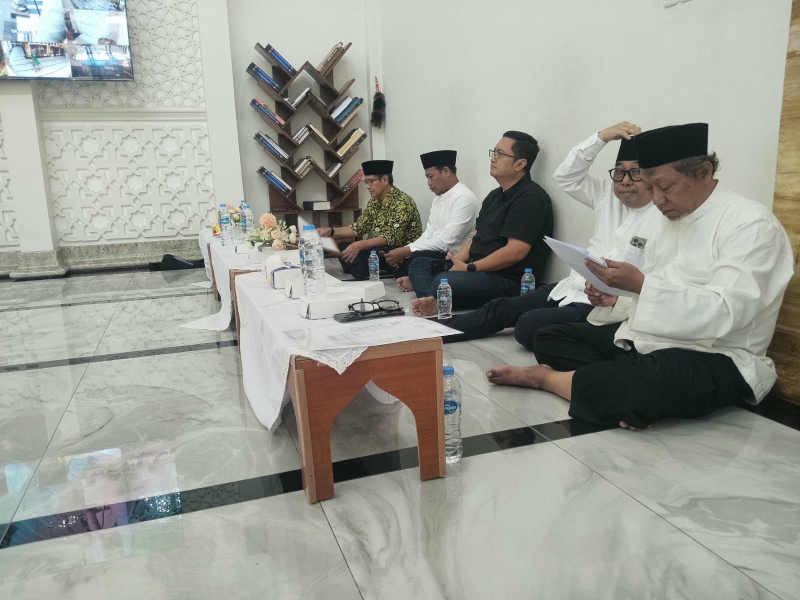 Babinsa Koramil Gayungan Hadiri Pelantikan