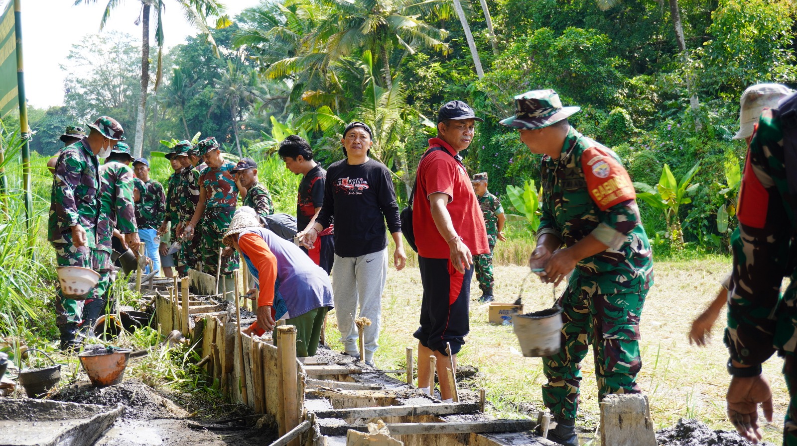 Karya Bakti TNI Kodim 1626/Bangli