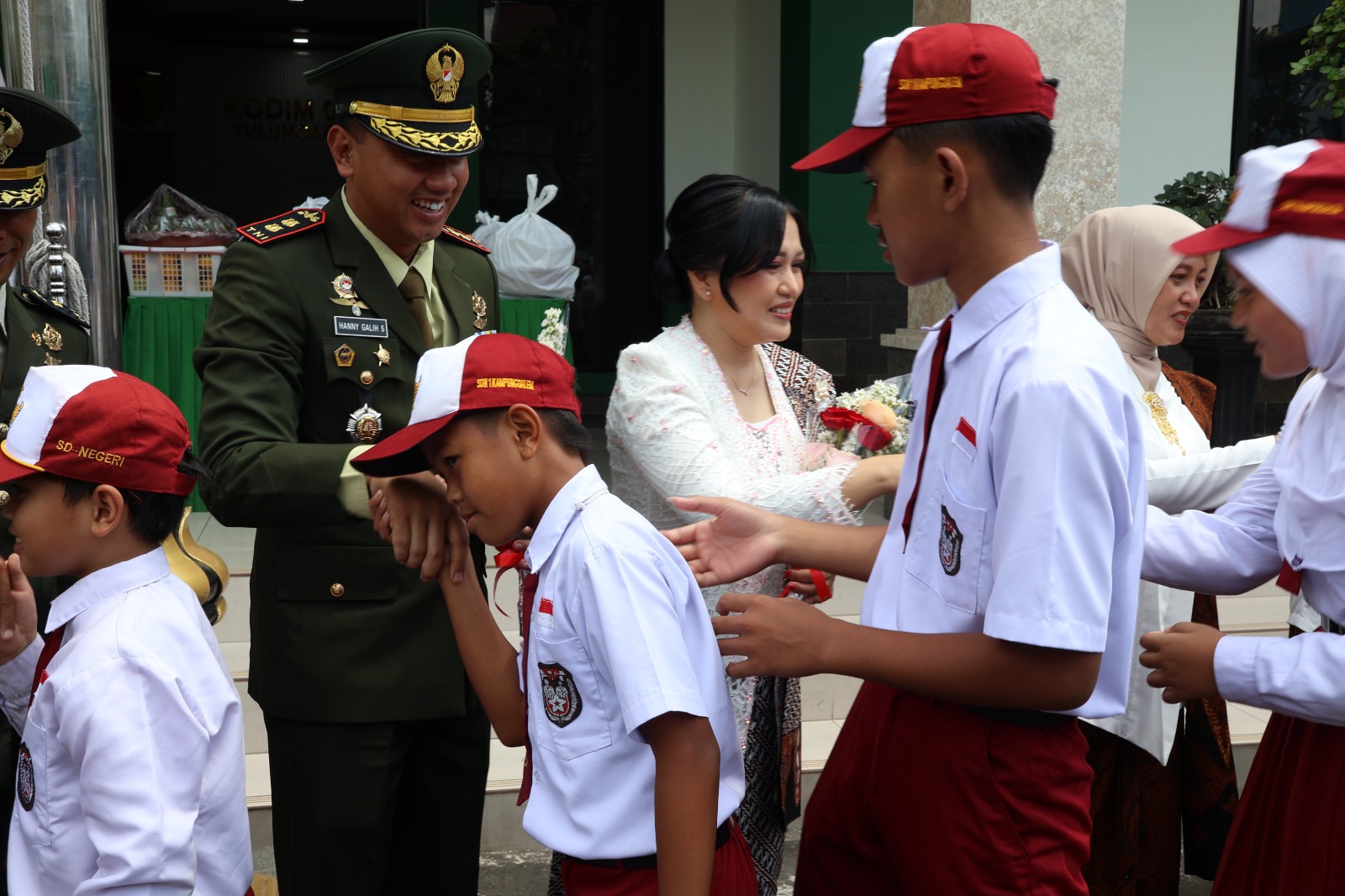Ratusan Pelajar Sambangi Makodim