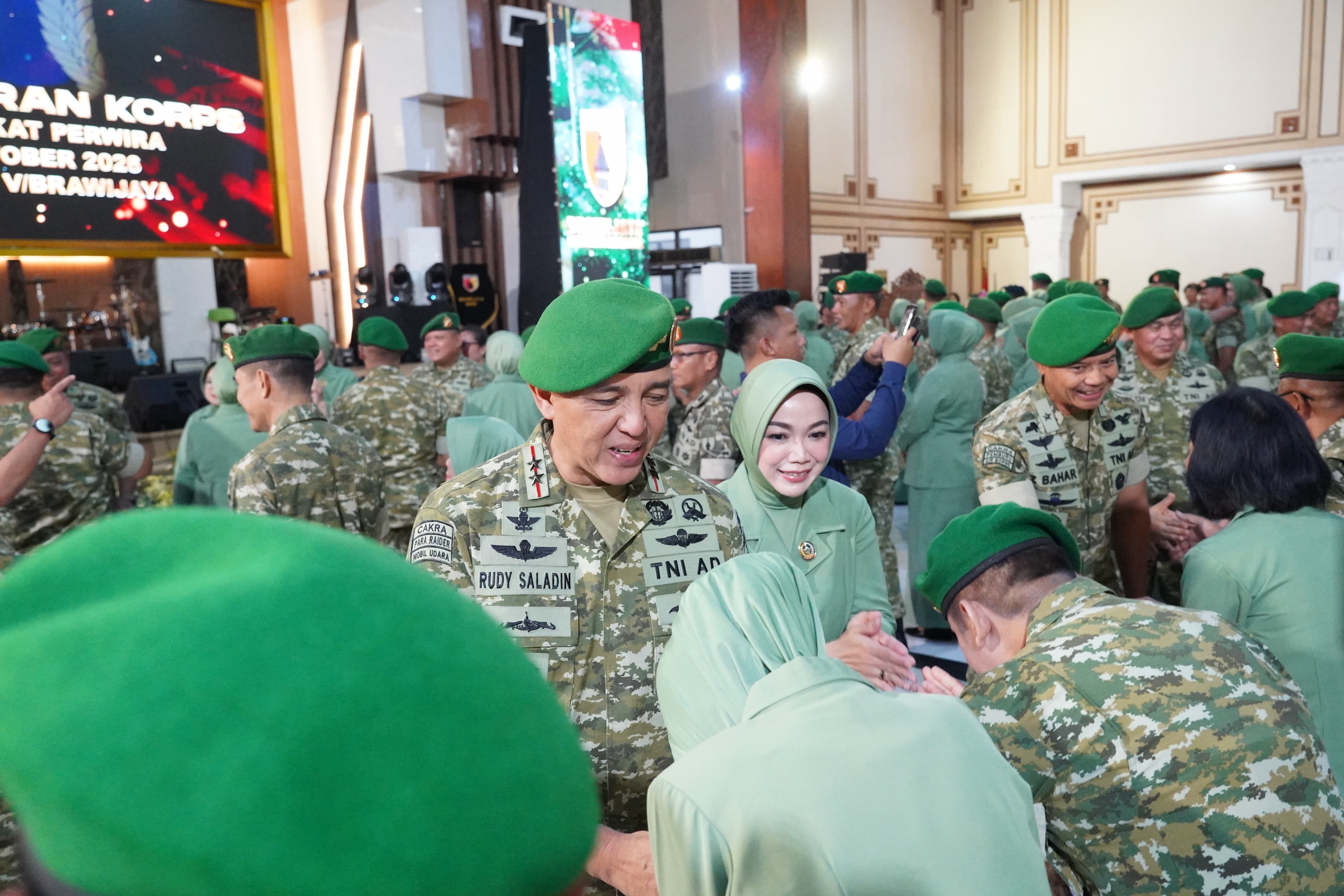 2.813 Prajurit Kodam V/Brawijaya Resmi Sandang Pangkat
