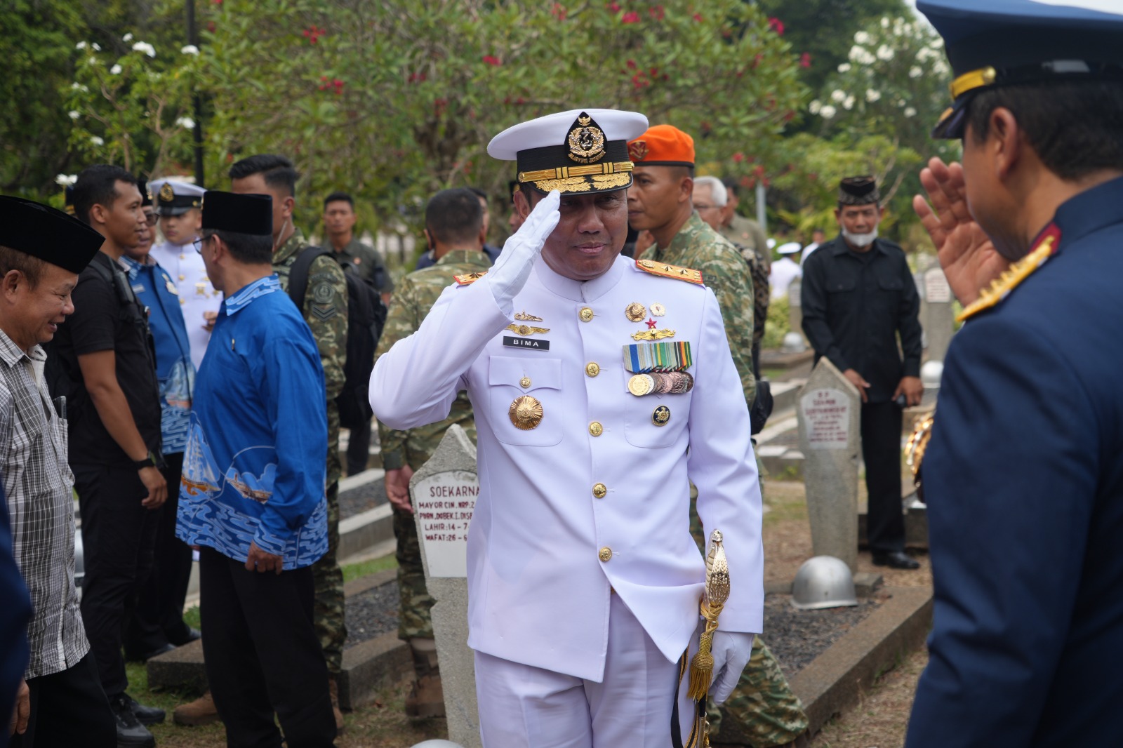 PANGKOARMADA I HADIRI UPCARA