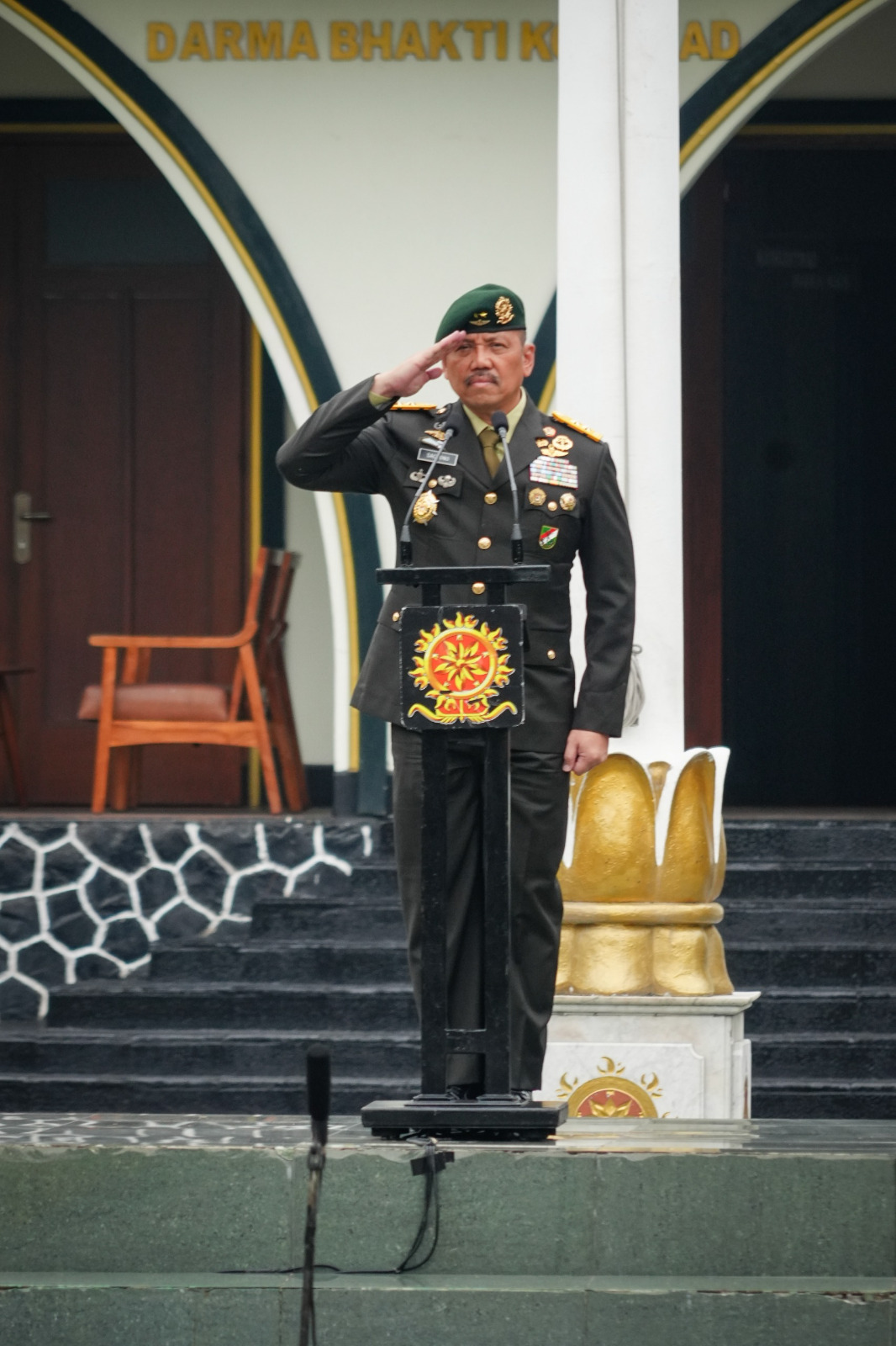 Kaskostrad Pimpin Upacara