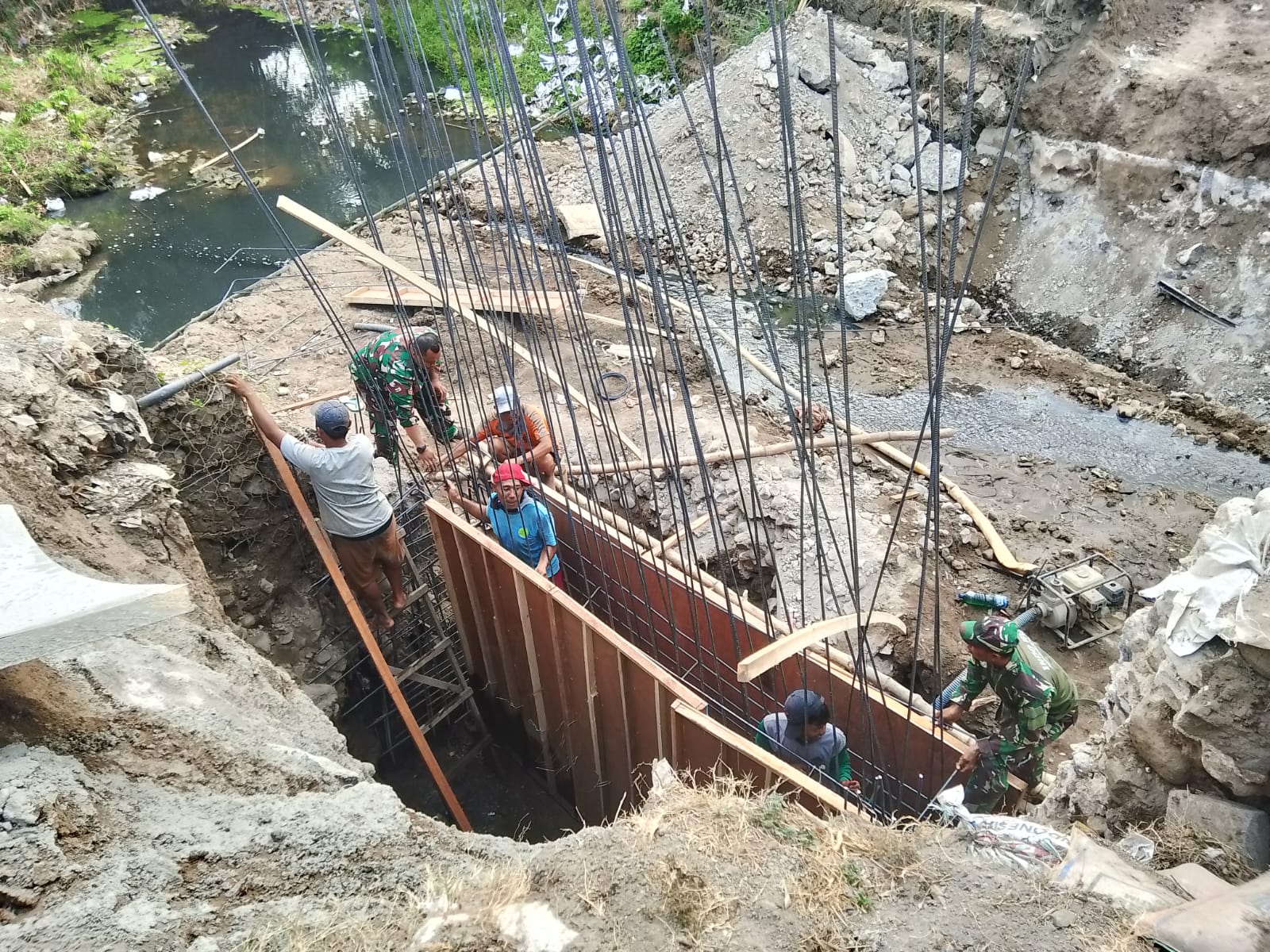 Pembangunan Jembatan Beton Garuda Tahap VII