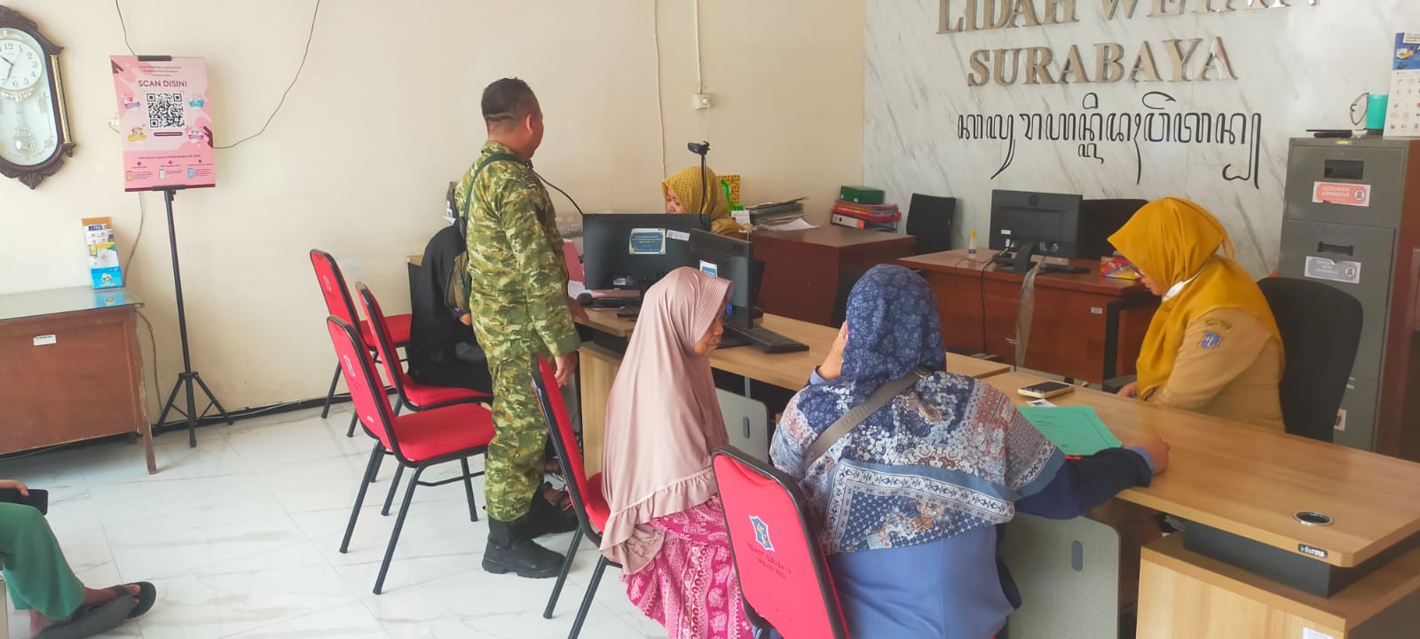 Babinsa Lidah Wetan Lakukan Pengawasan