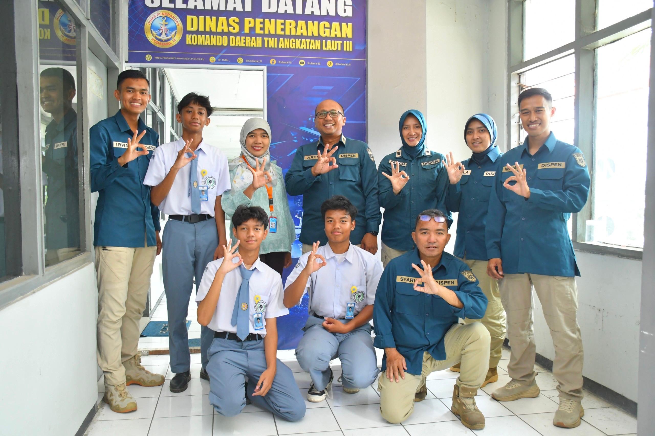 DISPEN KODAERAL III RESMI LEPAS SISWA MAGANG