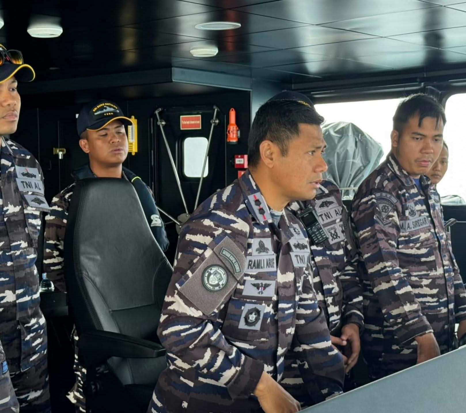 TNI AL KERAHKAN KRI BUNG HATTA-370