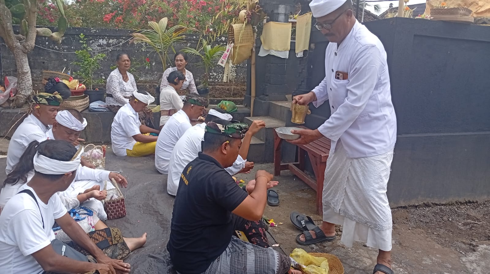 PERSONEL KORAMIL 1626-03/TEMBUKU LAKSANAKAN PERSEMBAHYANGAN