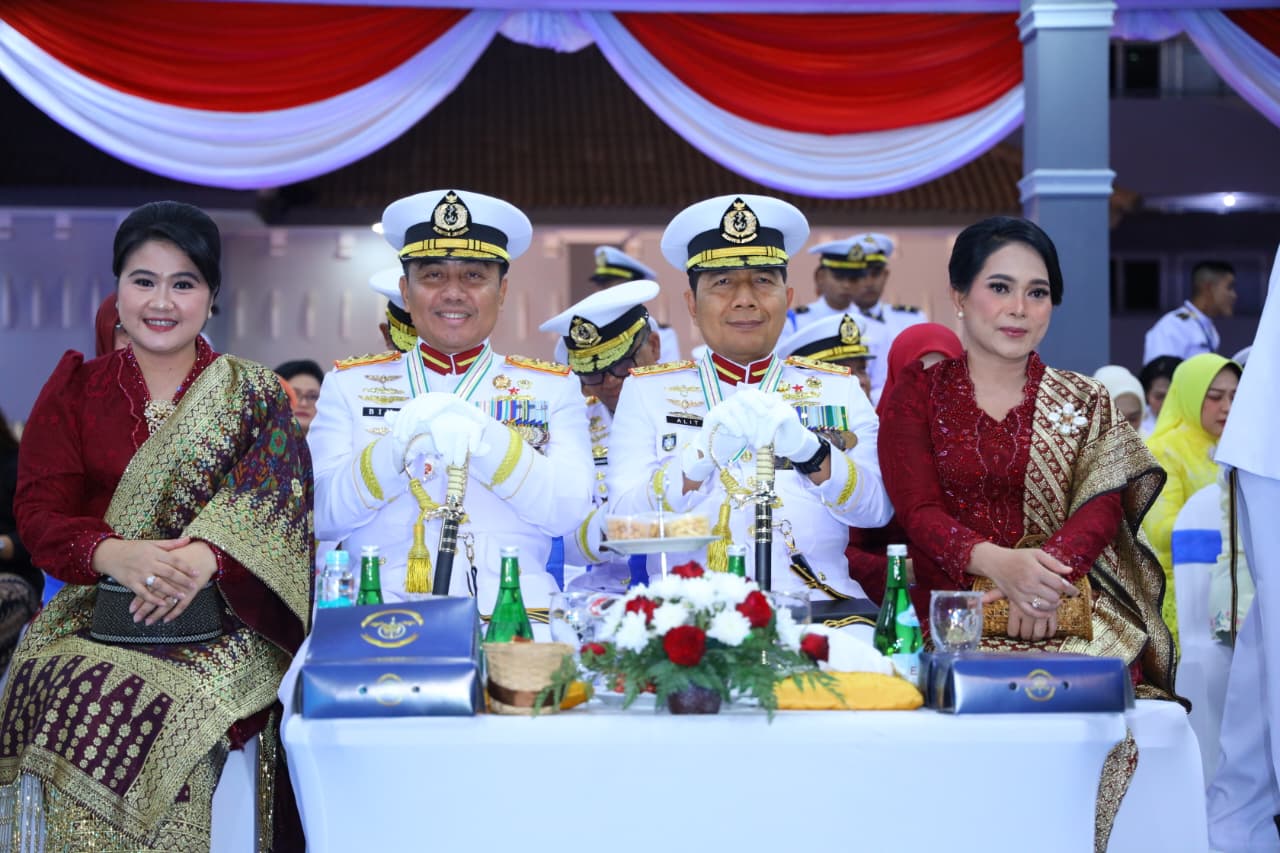 PANGKOARMADA I HADIRI UPACARA