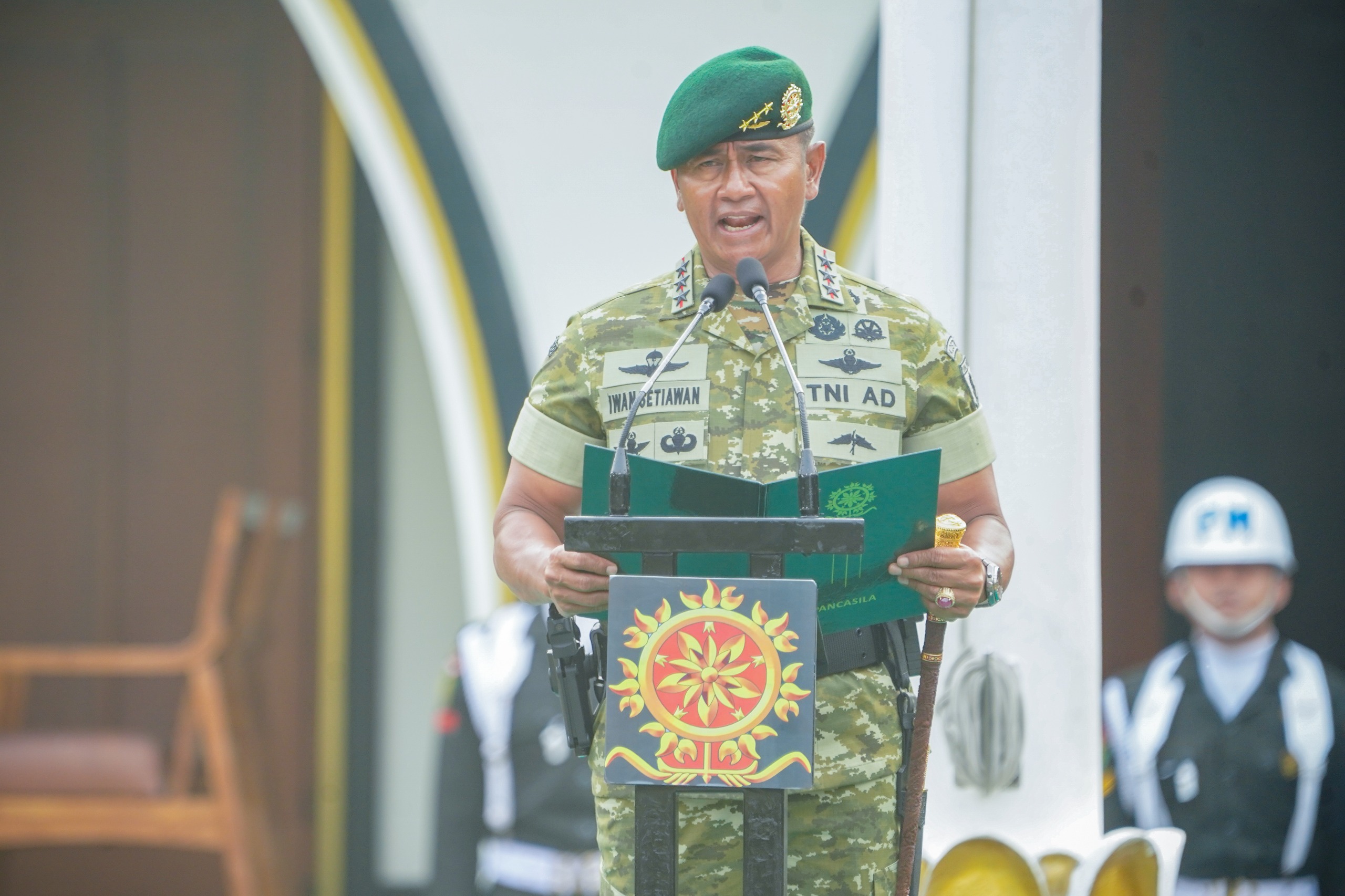 Pangkostrad Letjen TNI Iwan Setiawan Pimpin Upacara