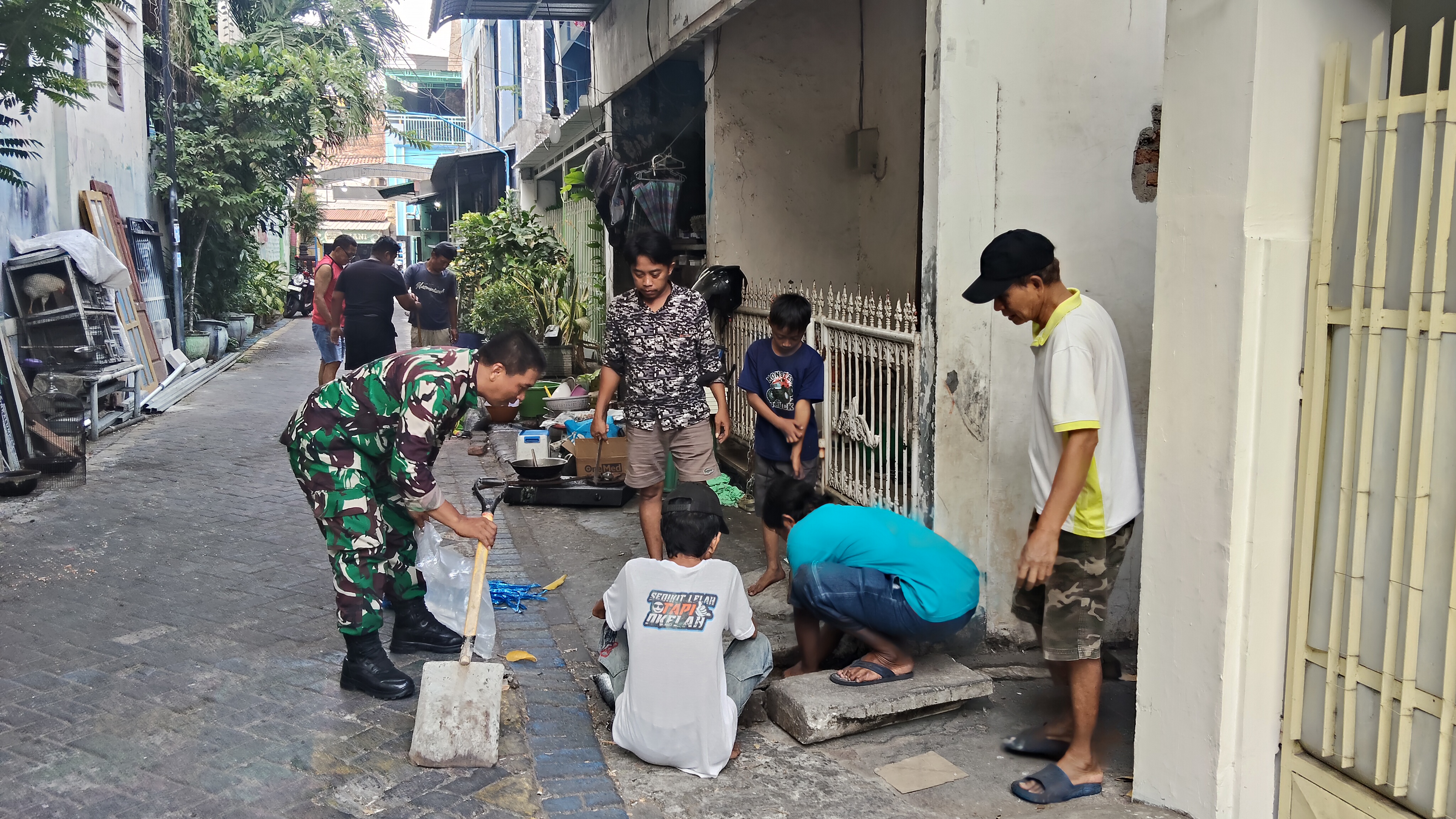 Koramil Tambaksari Perkuat Kepedulian Lingkungan
