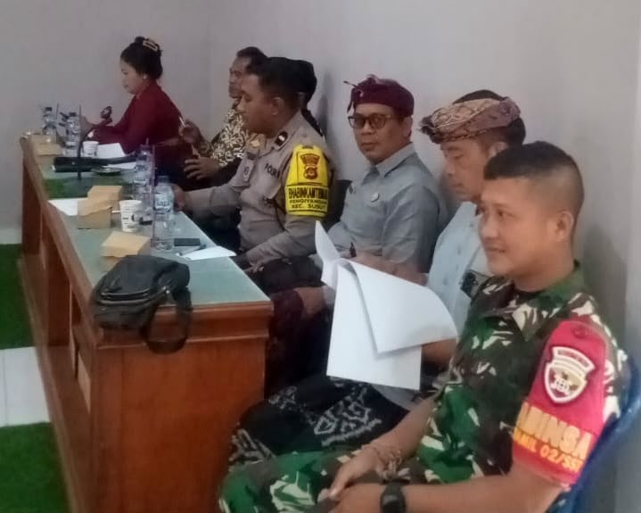 Babinsa Pengiangan Hadiri Musdes